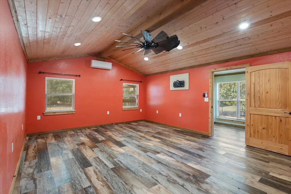 Single Family Residence For Sale in Upshur County , 5015 726, Gilmer, Texas 75645, 4 Bedroom, 2 Bathroom, Garage spaces, 2,600 Sqft, built in 1978, mls#21367399, Real Estate Agent in Gilmer, Homes For Sale in Upshur county, Homes For Sale in Gilmer, Realtor in Gilmer Texas, Real Estate Brokerage Independent Realty Texas, Luminita Cordes Realtor