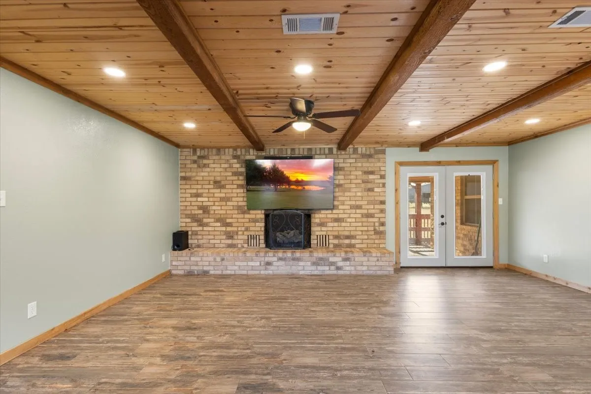 Single Family Residence For Sale in Upshur County , 5015 726, Gilmer, Texas 75645, 4 Bedroom, 2 Bathroom, Garage spaces, 2,600 Sqft, built in 1978, mls#21367399, Real Estate Agent in Gilmer, Homes For Sale in Upshur county, Homes For Sale in Gilmer, Realtor in Gilmer Texas, Real Estate Brokerage Independent Realty Texas, Luminita Cordes Realtor
