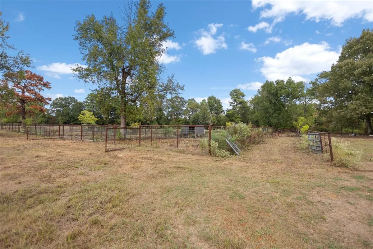 Single Family Residence For Sale in Upshur County , 5015 726, Gilmer, Texas 75645, 4 Bedroom, 2 Bathroom, Garage spaces, 2,600 Sqft, built in 1978, mls#21367399, Real Estate Agent in Gilmer, Homes For Sale in Upshur county, Homes For Sale in Gilmer, Realtor in Gilmer Texas, Real Estate Brokerage Independent Realty Texas, Luminita Cordes Realtor