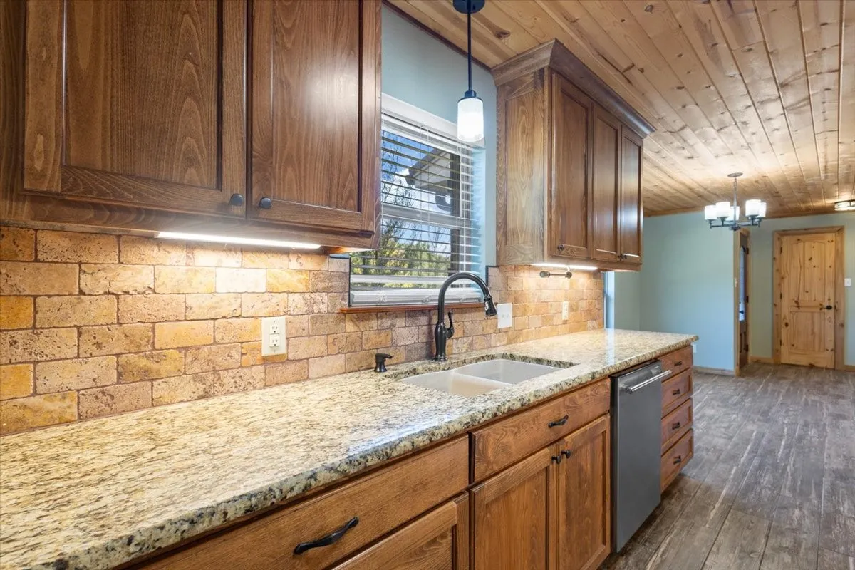 Single Family Residence For Sale in Upshur County , 5015 726, Gilmer, Texas 75645, 4 Bedroom, 2 Bathroom, Garage spaces, 2,600 Sqft, built in 1978, mls#21367399, Real Estate Agent in Gilmer, Homes For Sale in Upshur county, Homes For Sale in Gilmer, Realtor in Gilmer Texas, Real Estate Brokerage Independent Realty Texas, Luminita Cordes Realtor