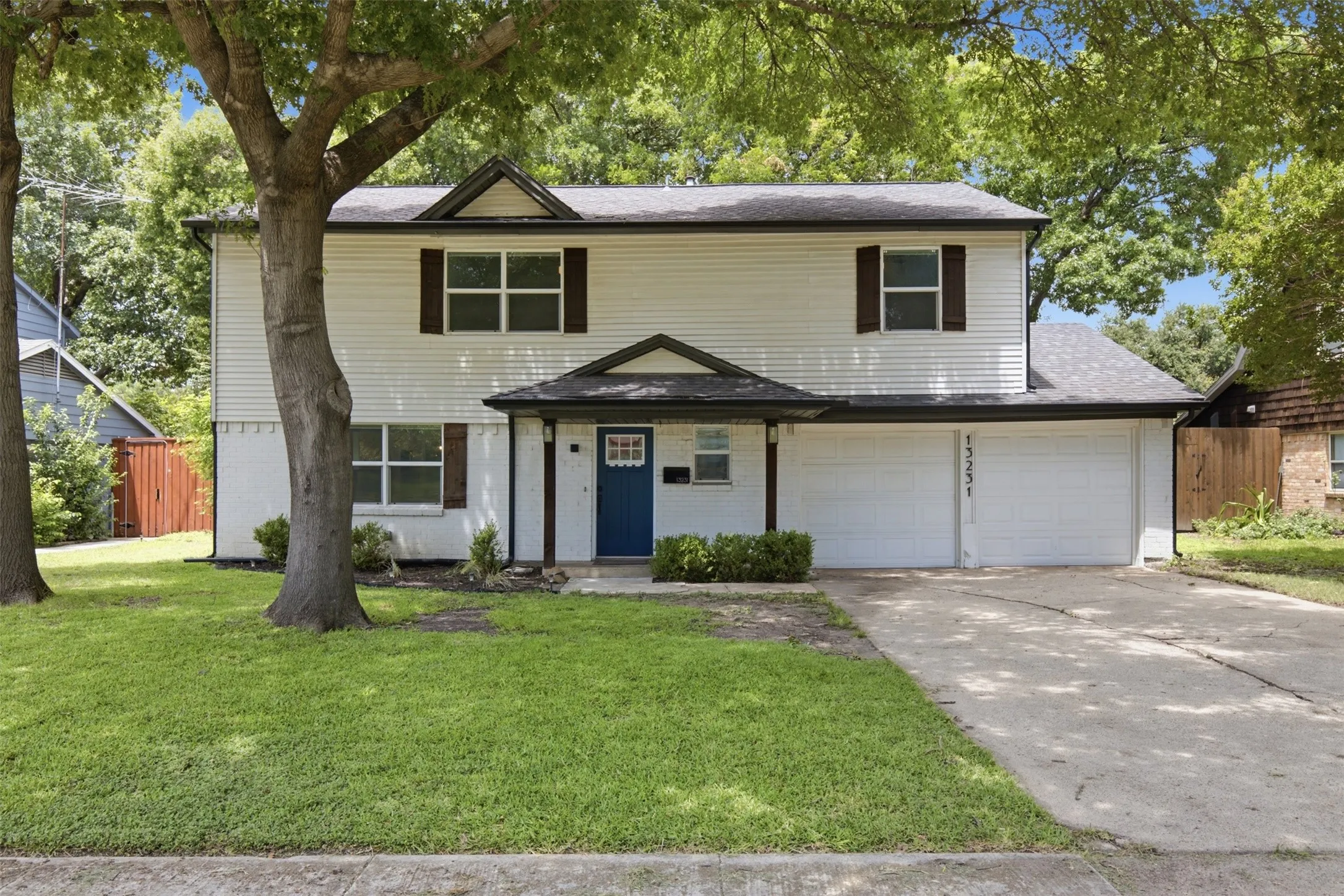 Single Family Residence For Sale in Dallas County , 13231 Veronica Road, Farmers Branch, Texas 75234, 4 Bedroom, 3 Bathroom, 2 Garage spaces, 1,820 Sqft, built in 1963, mls#21367410, Real Estate Agent in Farmers Branch, Homes For Sale in Dallas county, Homes For Sale in Farmers Branch, Realtor in Farmers Branch Texas, Real Estate Brokerage Independent Realty Texas, Luminita Cordes Realtor