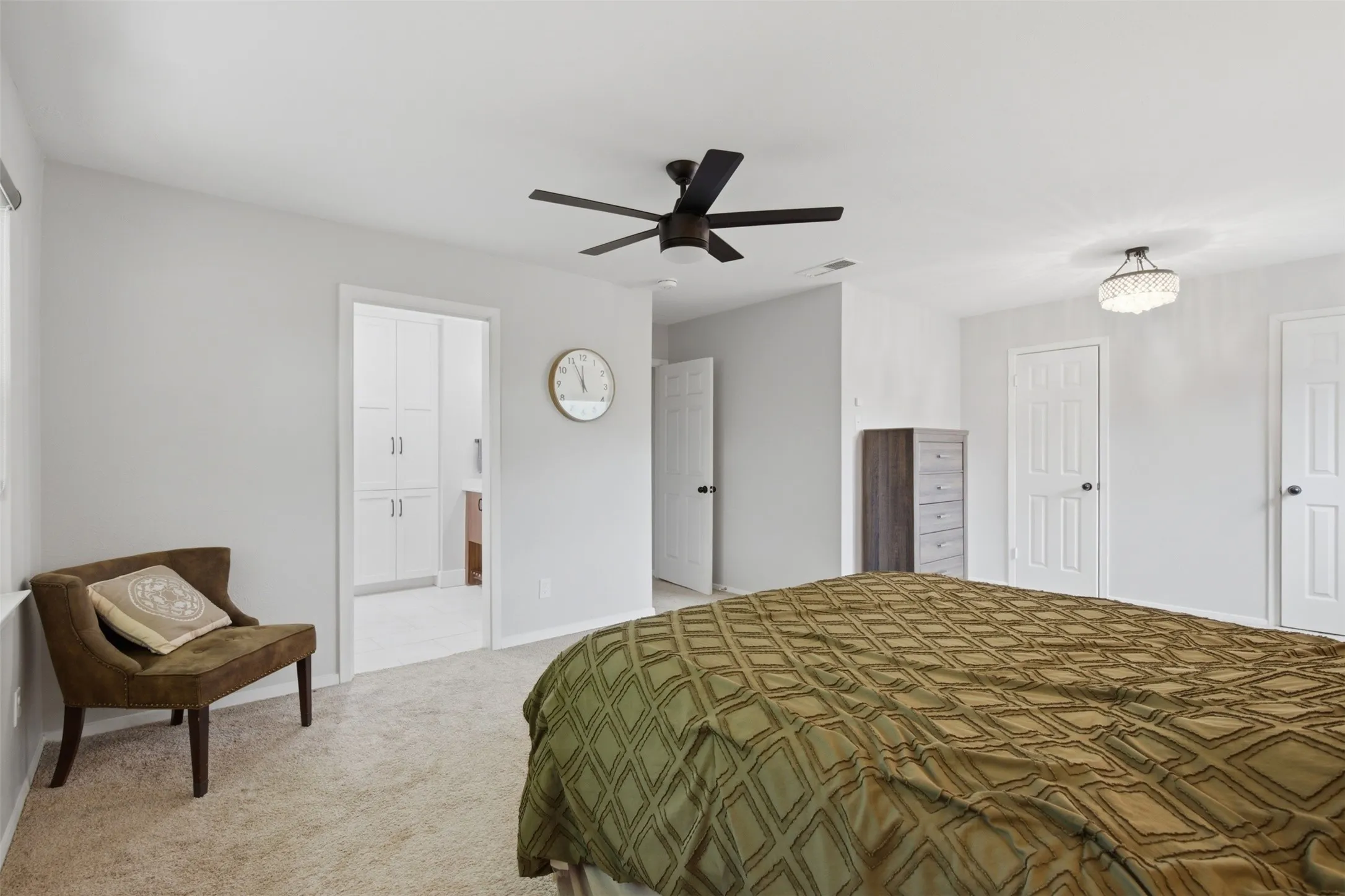 Single Family Residence For Sale in Dallas County , 13231 Veronica Road, Farmers Branch, Texas 75234, 4 Bedroom, 3 Bathroom, 2 Garage spaces, 1,820 Sqft, built in 1963, mls#21367410, Real Estate Agent in Farmers Branch, Homes For Sale in Dallas county, Homes For Sale in Farmers Branch, Realtor in Farmers Branch Texas, Real Estate Brokerage Independent Realty Texas, Luminita Cordes Realtor