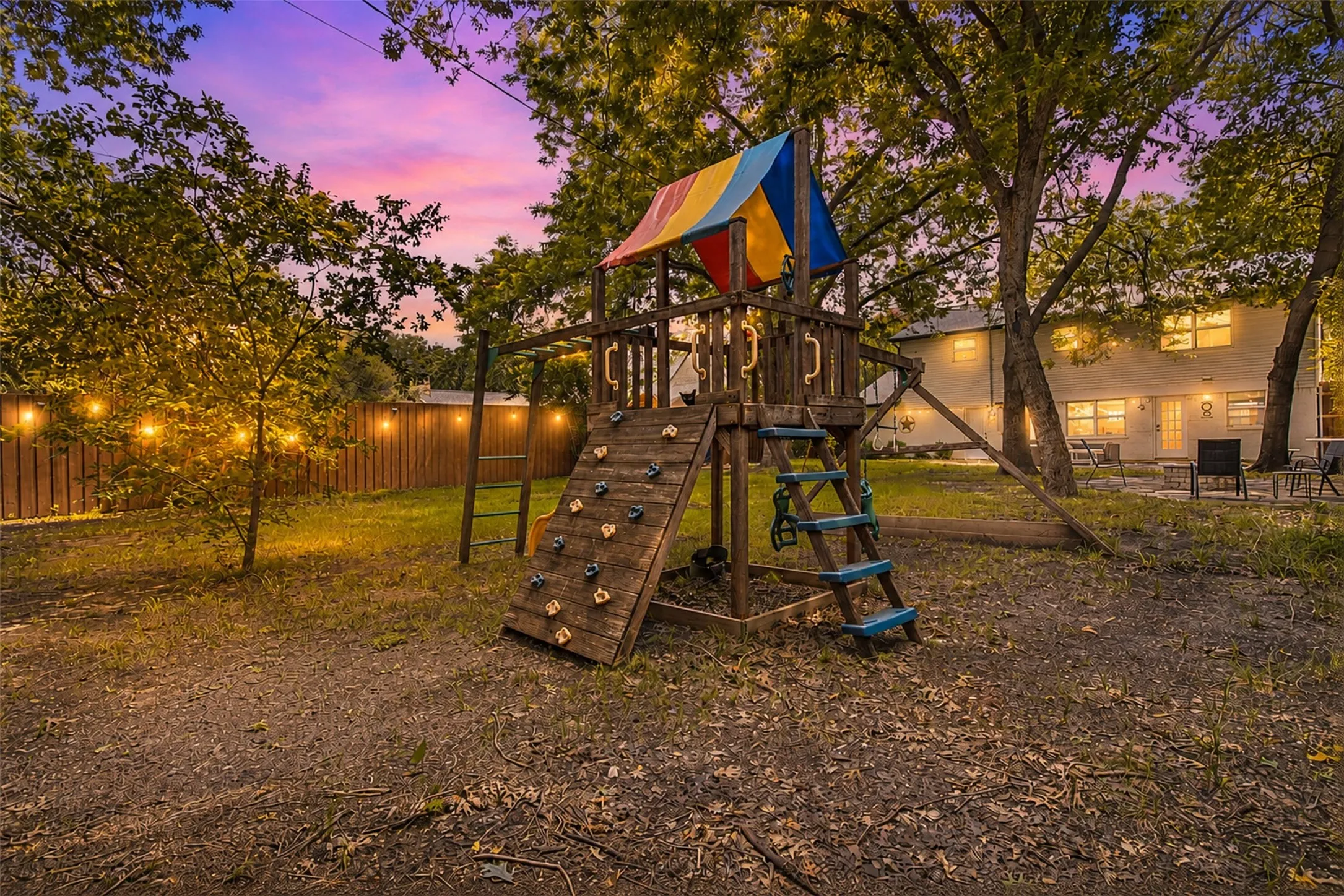 Single Family Residence For Sale in Dallas County , 13231 Veronica Road, Farmers Branch, Texas 75234, 4 Bedroom, 3 Bathroom, 2 Garage spaces, 1,820 Sqft, built in 1963, mls#21367410, Real Estate Agent in Farmers Branch, Homes For Sale in Dallas county, Homes For Sale in Farmers Branch, Realtor in Farmers Branch Texas, Real Estate Brokerage Independent Realty Texas, Luminita Cordes Realtor