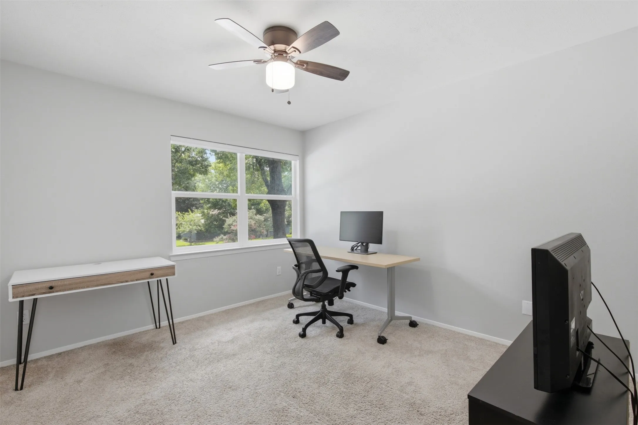 Single Family Residence For Sale in Dallas County , 13231 Veronica Road, Farmers Branch, Texas 75234, 4 Bedroom, 3 Bathroom, 2 Garage spaces, 1,820 Sqft, built in 1963, mls#21367410, Real Estate Agent in Farmers Branch, Homes For Sale in Dallas county, Homes For Sale in Farmers Branch, Realtor in Farmers Branch Texas, Real Estate Brokerage Independent Realty Texas, Luminita Cordes Realtor