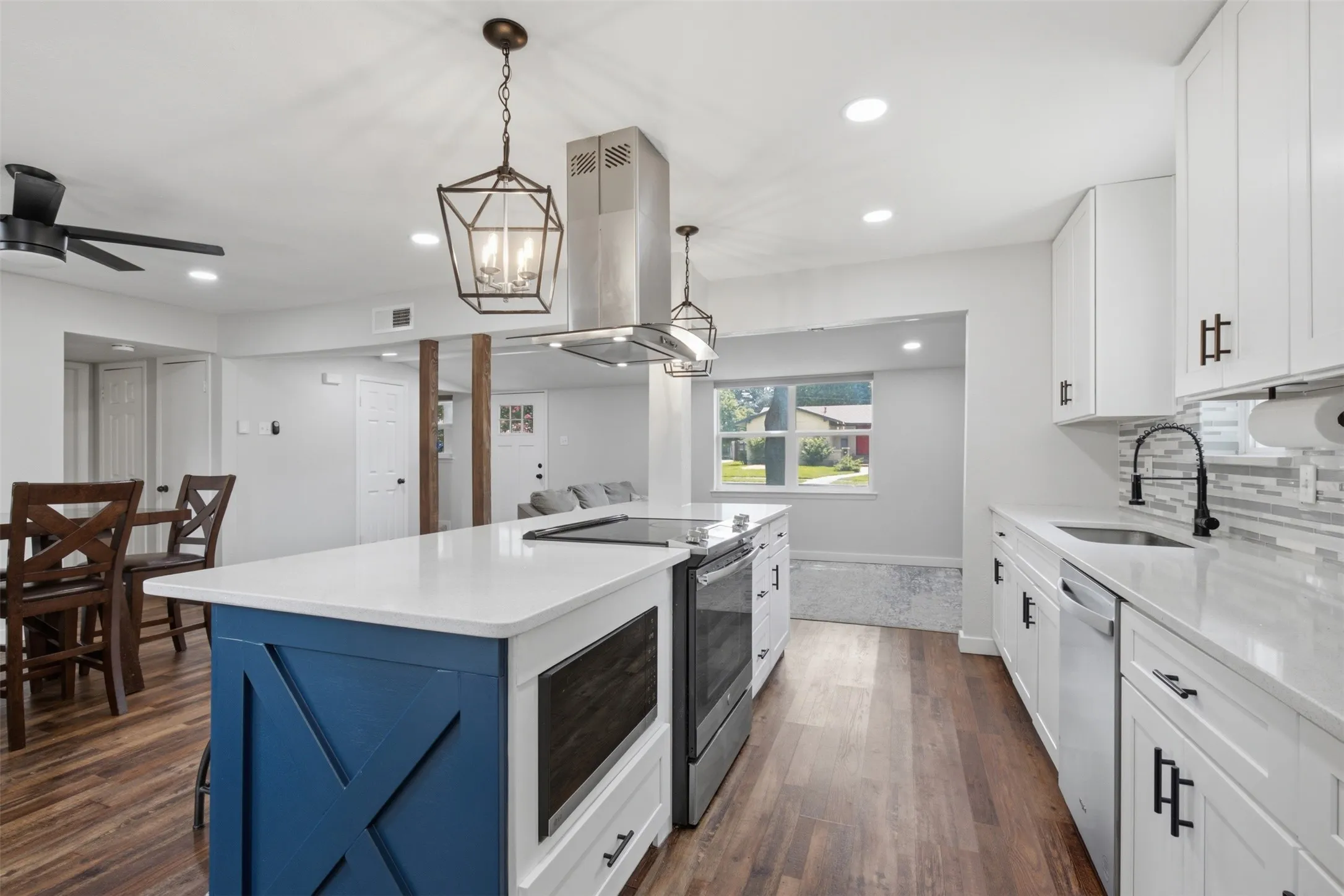 Single Family Residence For Sale in Dallas County , 13231 Veronica Road, Farmers Branch, Texas 75234, 4 Bedroom, 3 Bathroom, 2 Garage spaces, 1,820 Sqft, built in 1963, mls#21367410, Real Estate Agent in Farmers Branch, Homes For Sale in Dallas county, Homes For Sale in Farmers Branch, Realtor in Farmers Branch Texas, Real Estate Brokerage Independent Realty Texas, Luminita Cordes Realtor
