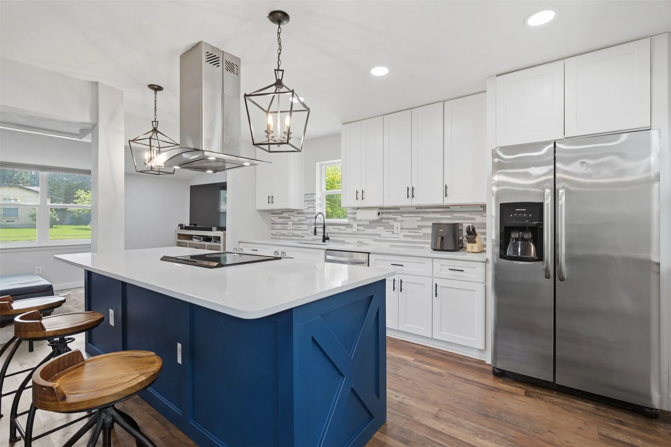 Single Family Residence For Sale in Dallas County , 13231 Veronica Road, Farmers Branch, Texas 75234, 4 Bedroom, 3 Bathroom, 2 Garage spaces, 1,820 Sqft, built in 1963, mls#21367410, Real Estate Agent in Farmers Branch, Homes For Sale in Dallas county, Homes For Sale in Farmers Branch, Realtor in Farmers Branch Texas, Real Estate Brokerage Independent Realty Texas, Luminita Cordes Realtor