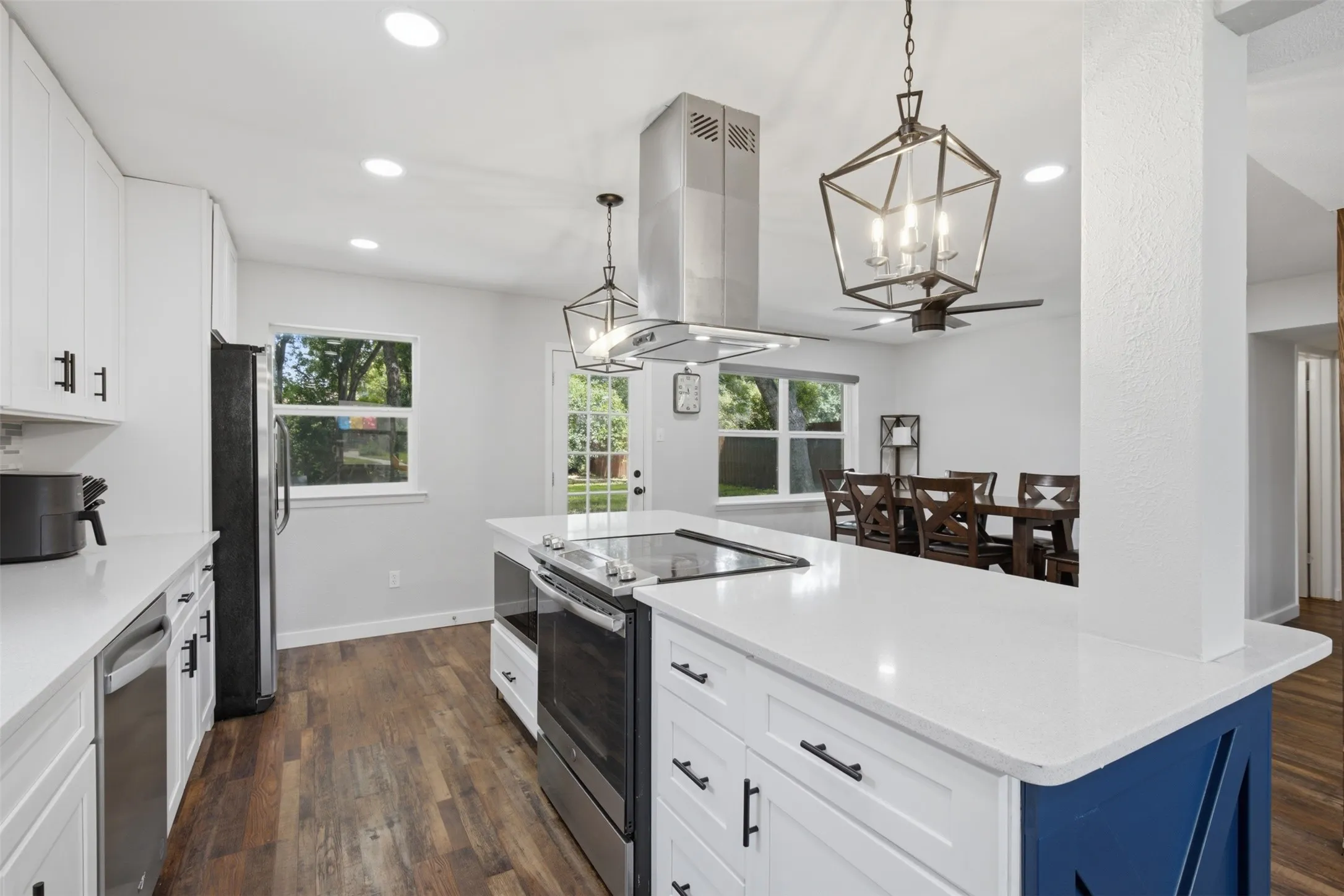 Single Family Residence For Sale in Dallas County , 13231 Veronica Road, Farmers Branch, Texas 75234, 4 Bedroom, 3 Bathroom, 2 Garage spaces, 1,820 Sqft, built in 1963, mls#21367410, Real Estate Agent in Farmers Branch, Homes For Sale in Dallas county, Homes For Sale in Farmers Branch, Realtor in Farmers Branch Texas, Real Estate Brokerage Independent Realty Texas, Luminita Cordes Realtor