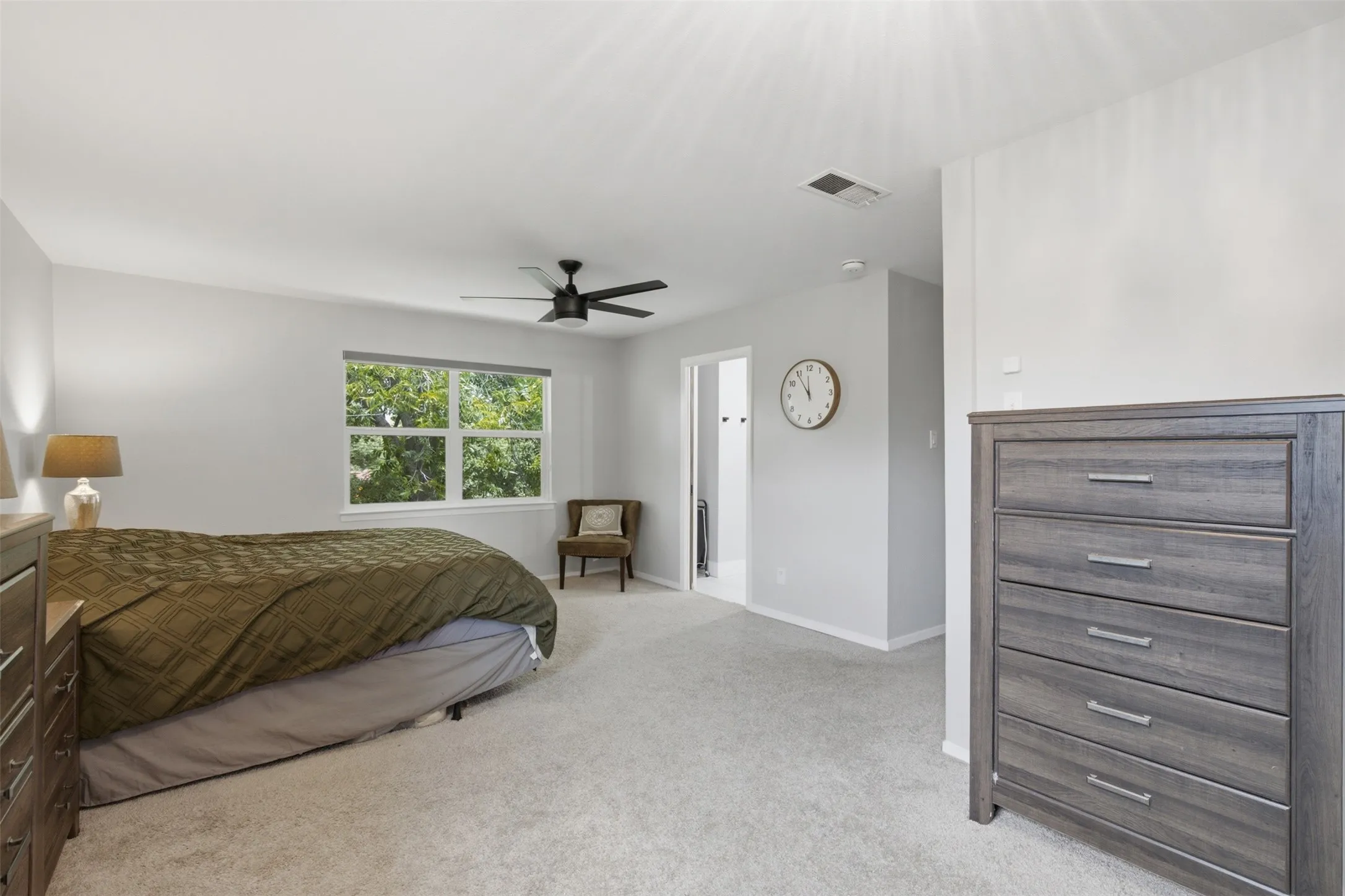 Single Family Residence For Sale in Dallas County , 13231 Veronica Road, Farmers Branch, Texas 75234, 4 Bedroom, 3 Bathroom, 2 Garage spaces, 1,820 Sqft, built in 1963, mls#21367410, Real Estate Agent in Farmers Branch, Homes For Sale in Dallas county, Homes For Sale in Farmers Branch, Realtor in Farmers Branch Texas, Real Estate Brokerage Independent Realty Texas, Luminita Cordes Realtor