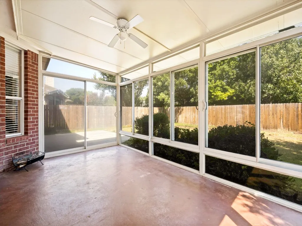 Single Family Residence For Sale in Denton County , 4205 Creek Falls Drive, Corinth, Texas 76208, 4 Bedroom, 3 Bathroom, 2 Garage spaces, 2,821 Sqft, built in 2002, mls#21363217, Real Estate Agent in Corinth, Homes For Sale in Denton county, Homes For Sale in Corinth, Realtor in Corinth Texas, Real Estate Brokerage Independent Realty Texas, Luminita Cordes Realtor