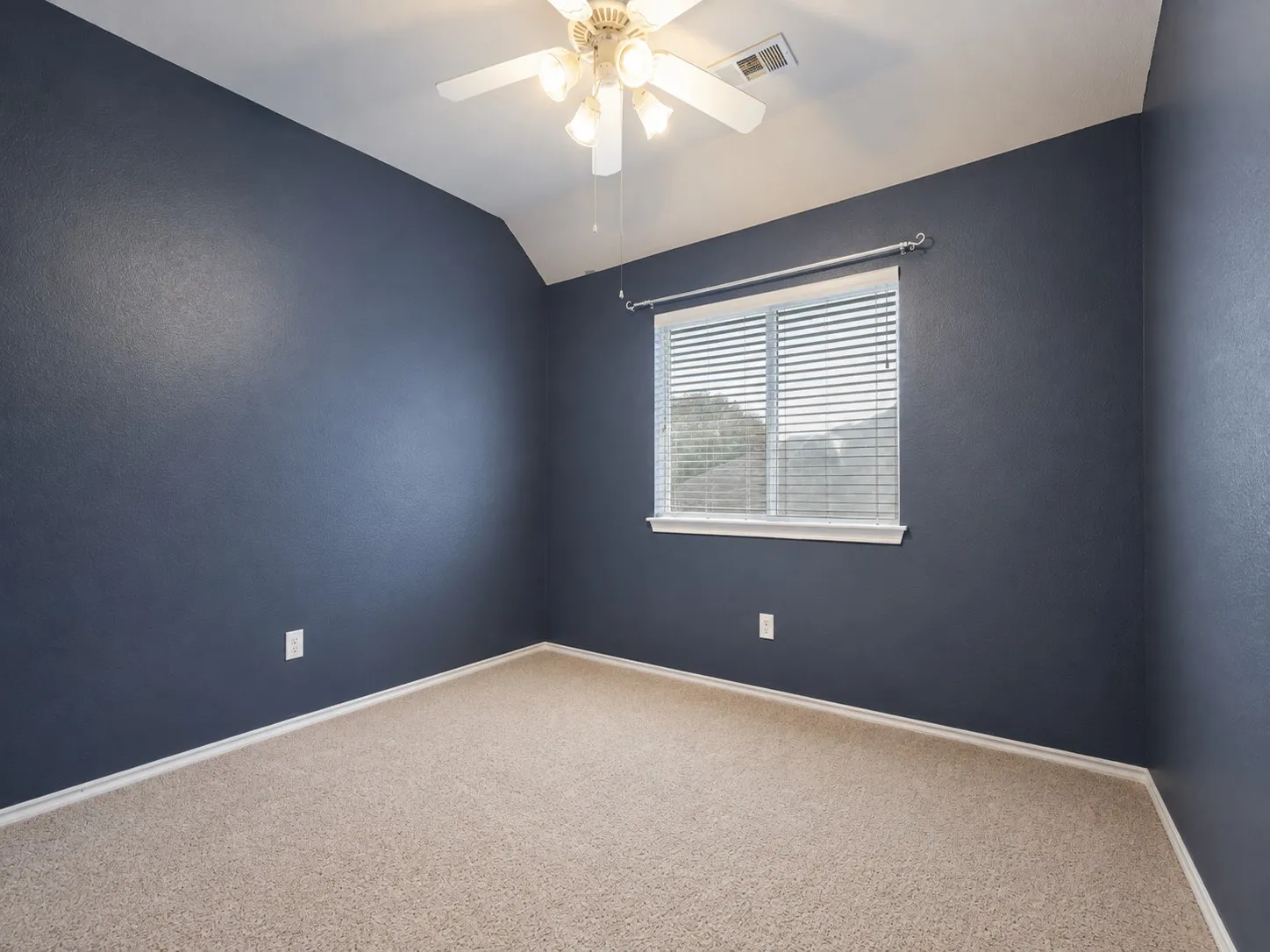 Upstairs bedroom 2