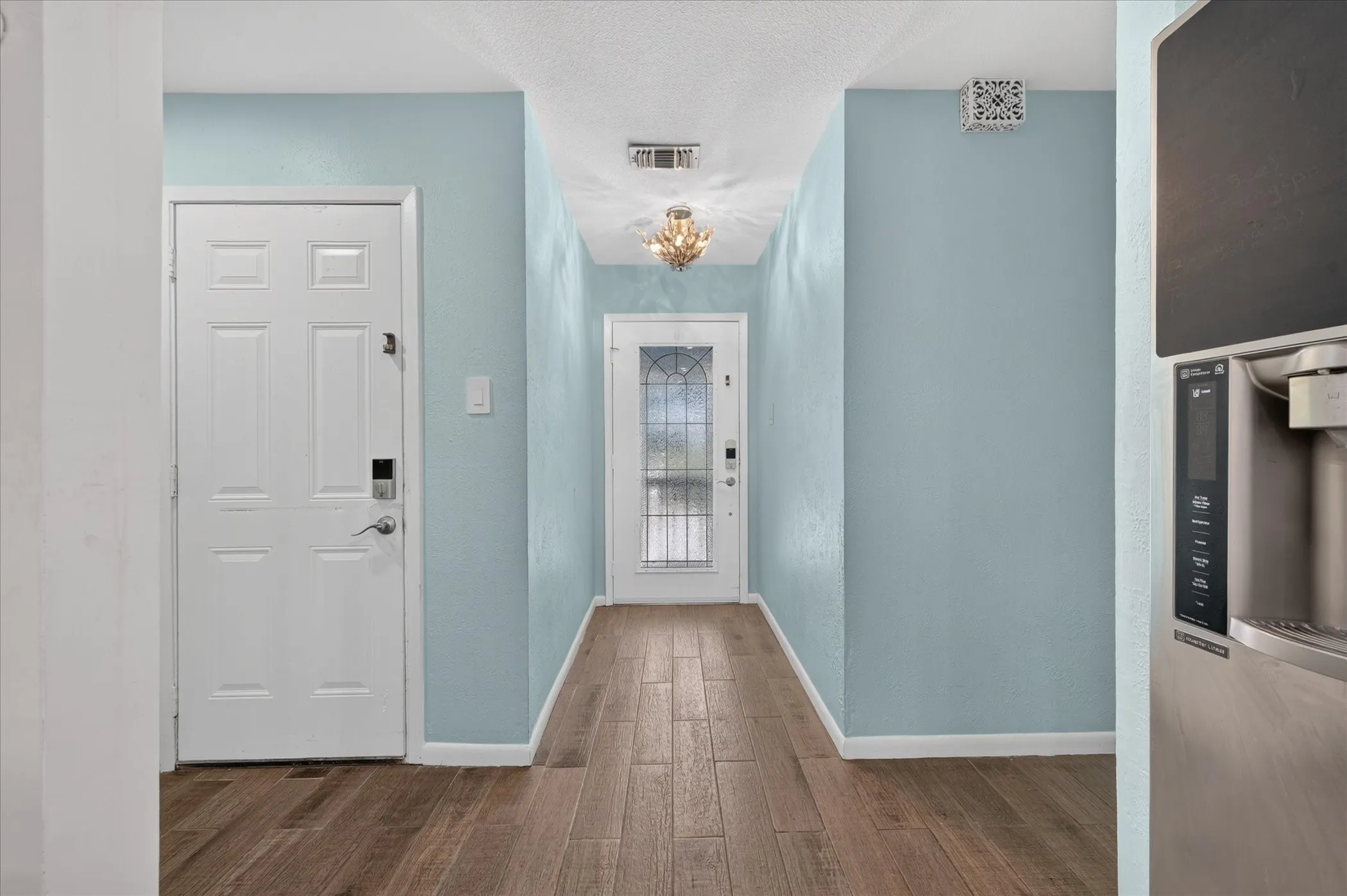 Single Family Residence For Sale in Tarrant County , 512 Park Center Boulevard, Saginaw, Texas 76179, 3 Bedroom, 2 Bathroom, 2 Garage spaces, 1,320 Sqft, built in 1977, mls#21367419, Real Estate Agent in Saginaw, Homes For Sale in Tarrant county, Homes For Sale in Saginaw, Realtor in Saginaw Texas, Real Estate Brokerage Independent Realty Texas, Luminita Cordes Realtor