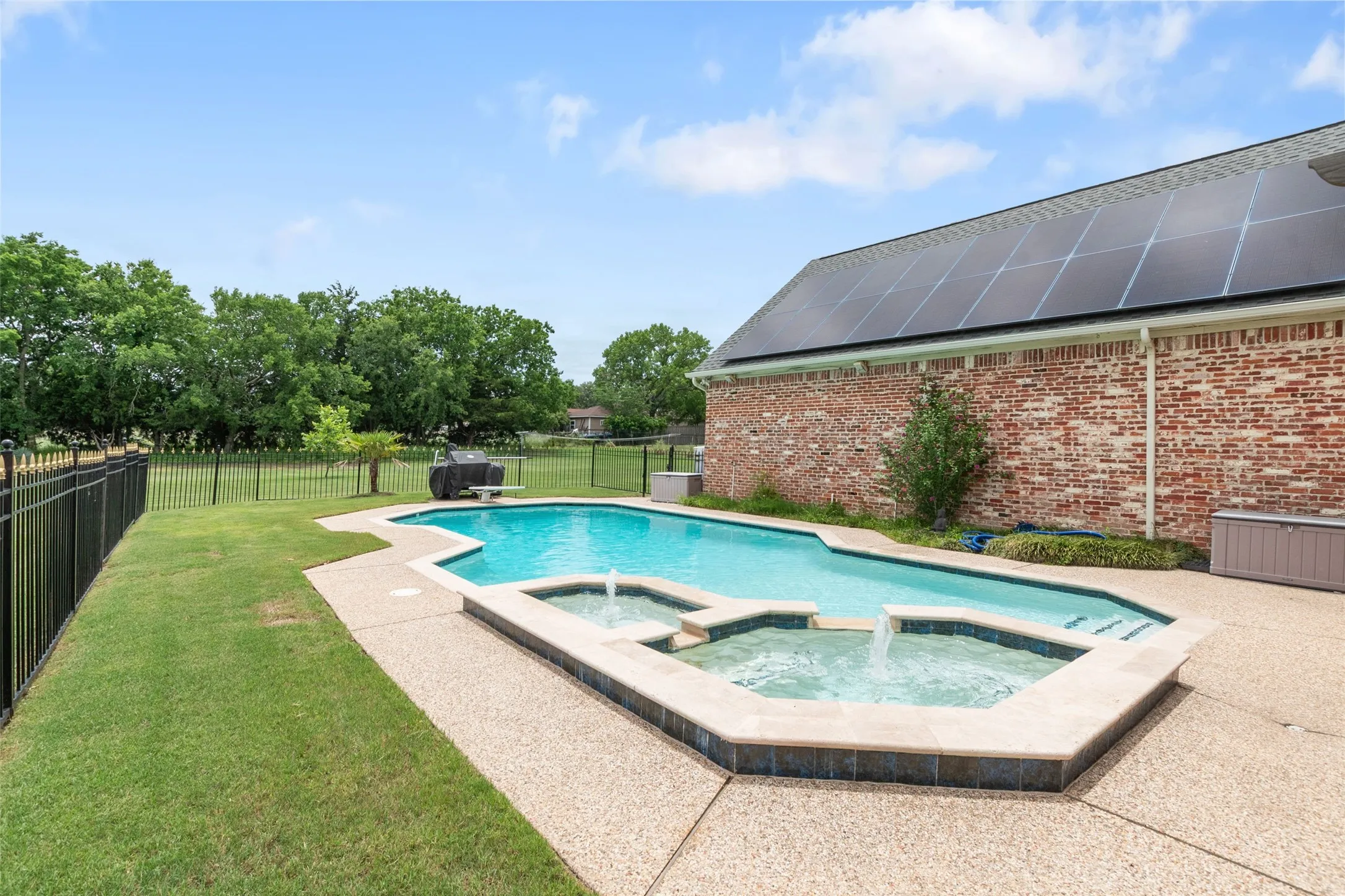 Single Family Residence For Sale in Rockwall County , 404 High Meadow Lane, Heath, Texas 75032, 4 Bedroom, 4 Bathroom, 3 Garage spaces, 3,434 Sqft, built in 1994, mls#21367069, Real Estate Agent in Heath, Homes For Sale in Rockwall county, Homes For Sale in Heath, Realtor in Heath Texas, Real Estate Brokerage Independent Realty Texas, Luminita Cordes Realtor