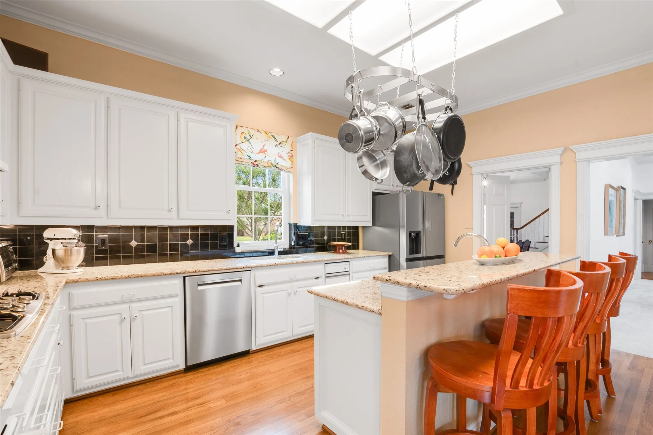 Single Family Residence For Sale in Rockwall County , 404 High Meadow Lane, Heath, Texas 75032, 4 Bedroom, 4 Bathroom, 3 Garage spaces, 3,434 Sqft, built in 1994, mls#21367069, Real Estate Agent in Heath, Homes For Sale in Rockwall county, Homes For Sale in Heath, Realtor in Heath Texas, Real Estate Brokerage Independent Realty Texas, Luminita Cordes Realtor