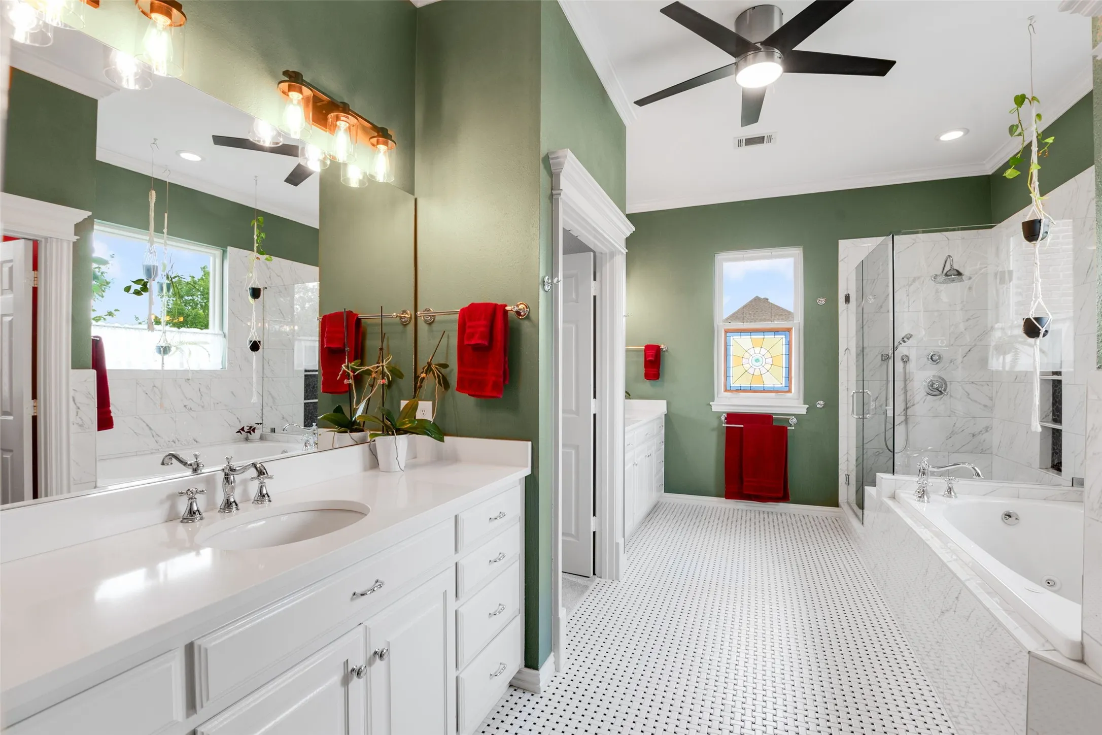 Single Family Residence For Sale in Rockwall County , 404 High Meadow Lane, Heath, Texas 75032, 4 Bedroom, 4 Bathroom, 3 Garage spaces, 3,434 Sqft, built in 1994, mls#21367069, Real Estate Agent in Heath, Homes For Sale in Rockwall county, Homes For Sale in Heath, Realtor in Heath Texas, Real Estate Brokerage Independent Realty Texas, Luminita Cordes Realtor