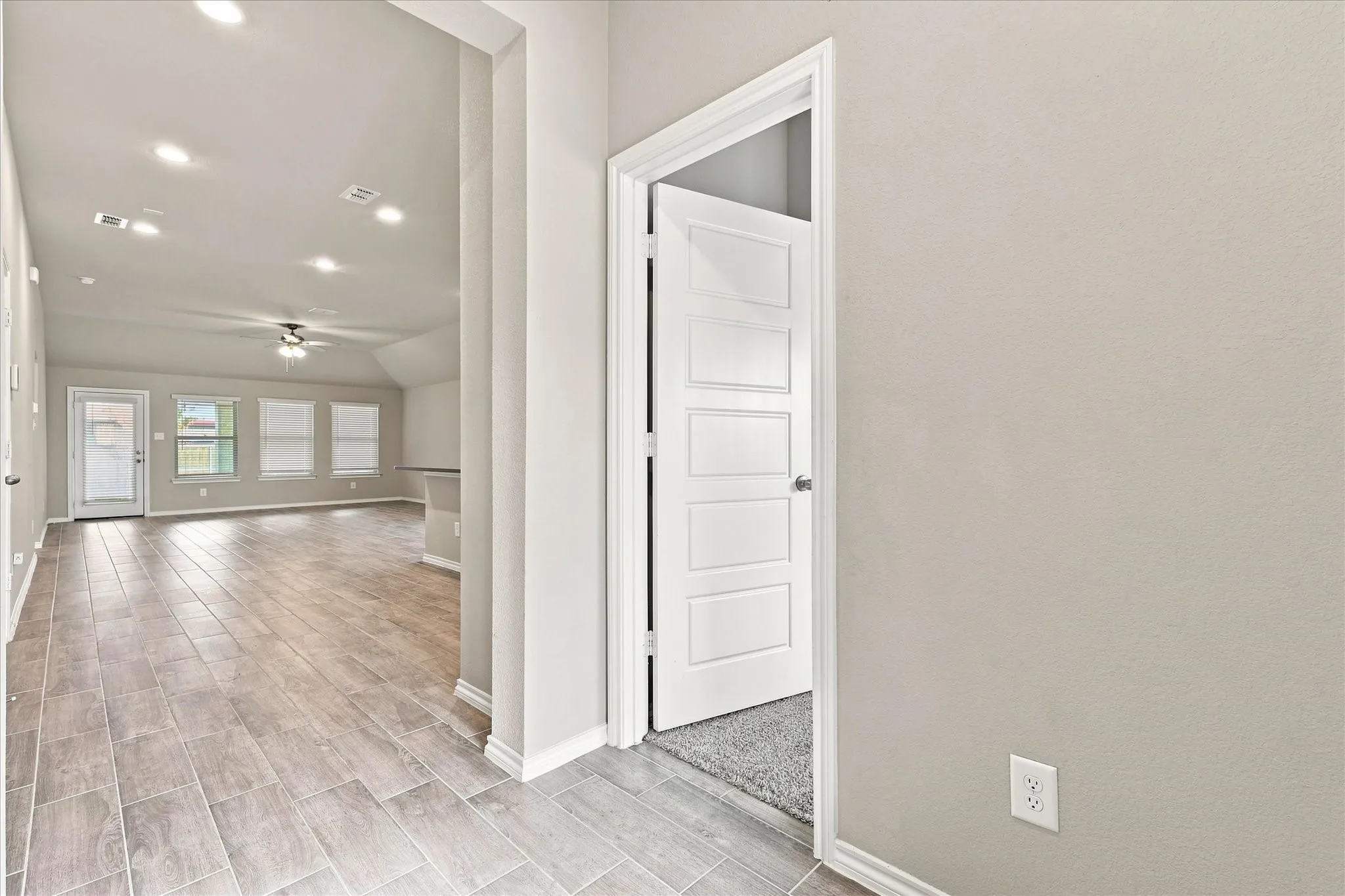 Single Family Residence For Rent in Ellis County , 355 Freestall Drive, Midlothian, Texas 76065, 4 Bedroom, 2 Bathroom, 2 Garage spaces, 1,940 Sqft, built in 2024, mls#21367420, Real Estate Agent in Midlothian, Homes For Rent in Ellis county, Homes For Rent in Midlothian, Realtor in Midlothian Texas, Real Estate Brokerage Independent Realty Texas, Luminita Cordes Realtor