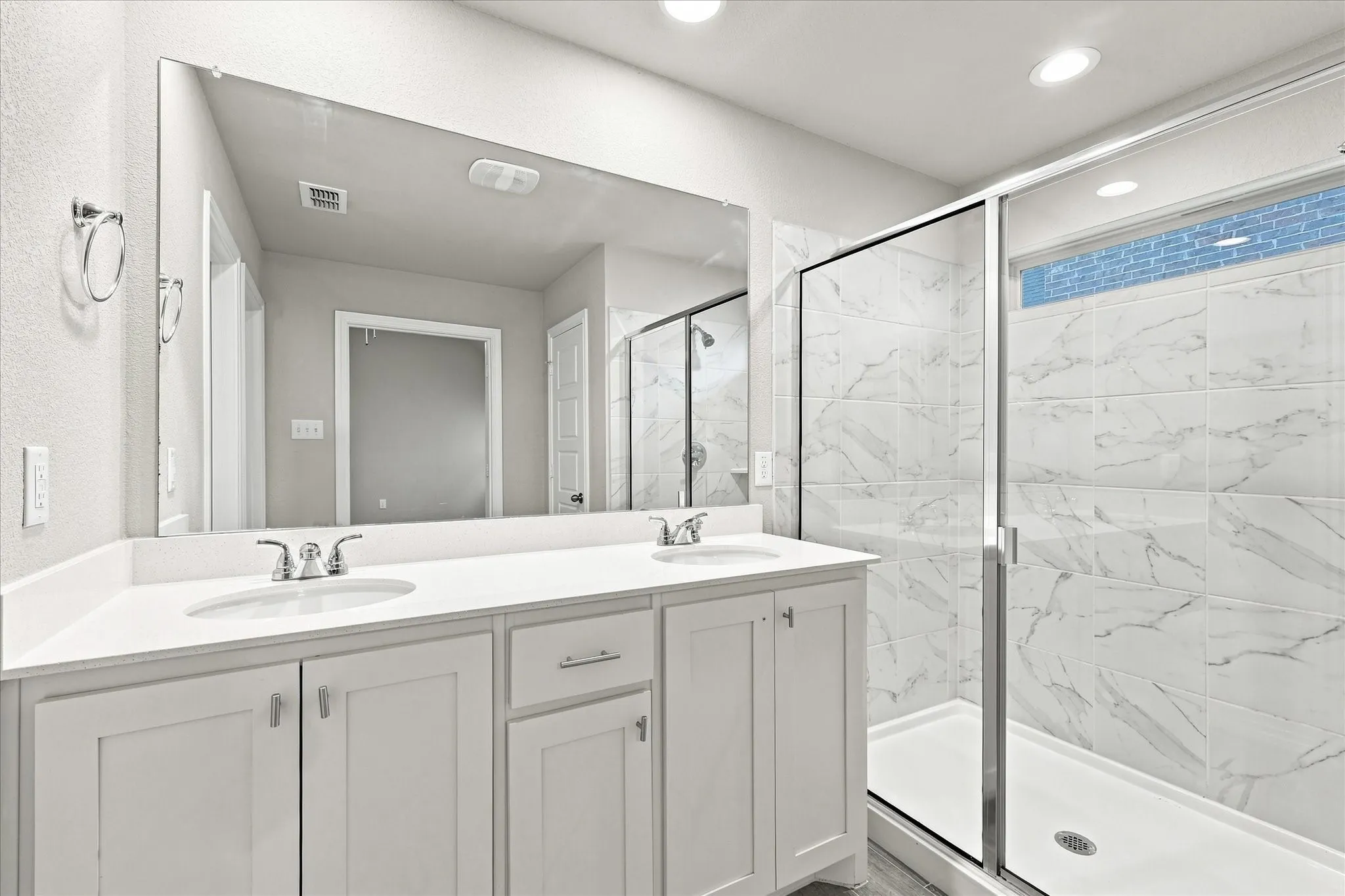 Single Family Residence For Rent in Ellis County , 355 Freestall Drive, Midlothian, Texas 76065, 4 Bedroom, 2 Bathroom, 2 Garage spaces, 1,940 Sqft, built in 2024, mls#21367420, Real Estate Agent in Midlothian, Homes For Rent in Ellis county, Homes For Rent in Midlothian, Realtor in Midlothian Texas, Real Estate Brokerage Independent Realty Texas, Luminita Cordes Realtor
