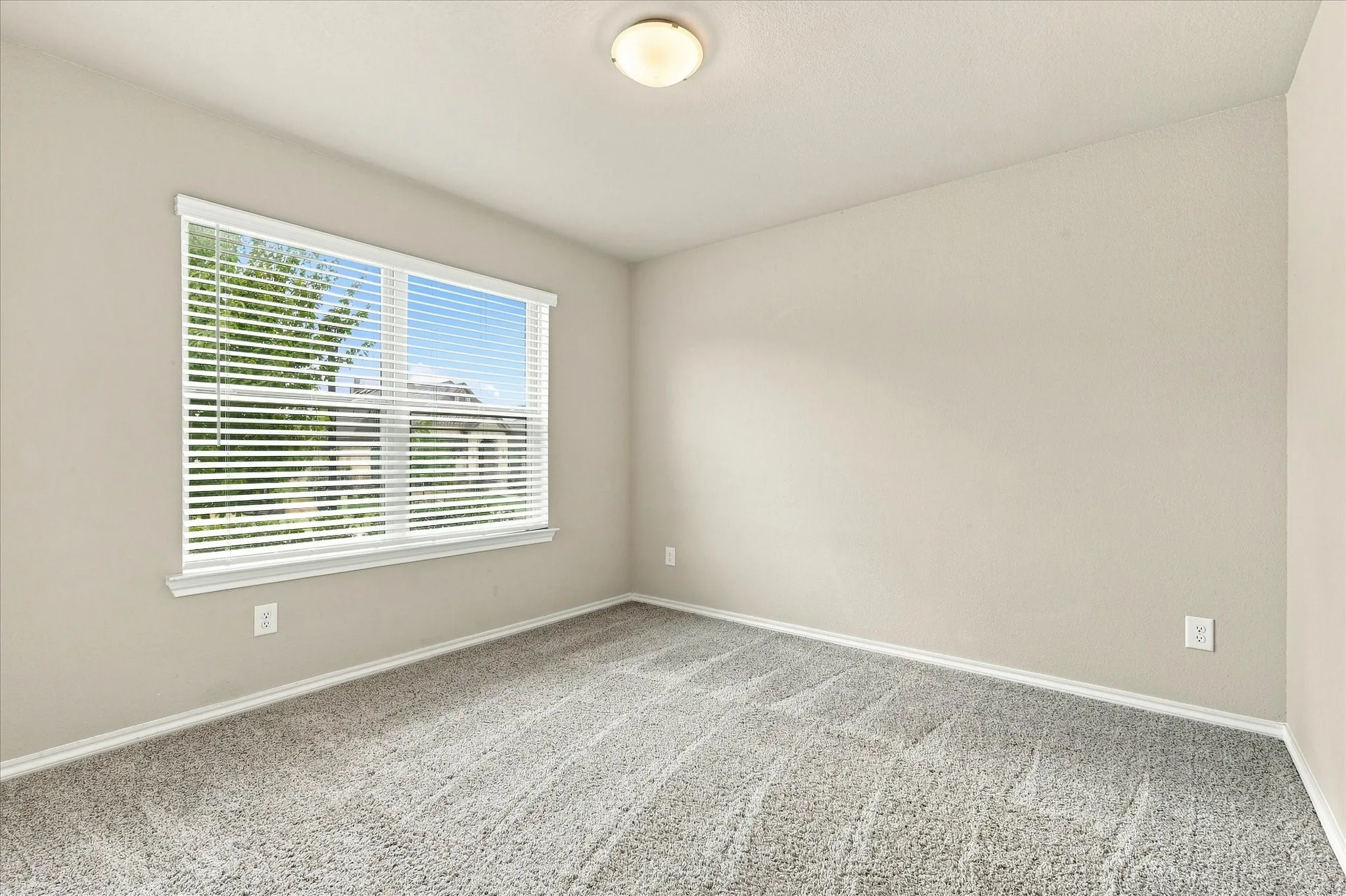 Single Family Residence For Rent in Ellis County , 355 Freestall Drive, Midlothian, Texas 76065, 4 Bedroom, 2 Bathroom, 2 Garage spaces, 1,940 Sqft, built in 2024, mls#21367420, Real Estate Agent in Midlothian, Homes For Rent in Ellis county, Homes For Rent in Midlothian, Realtor in Midlothian Texas, Real Estate Brokerage Independent Realty Texas, Luminita Cordes Realtor