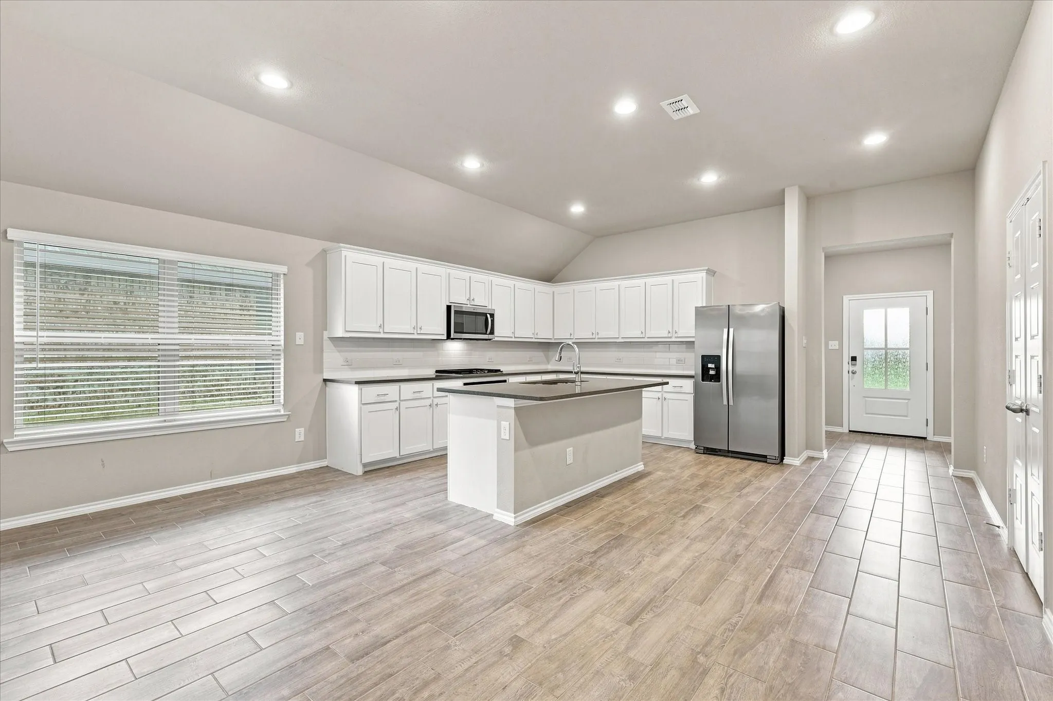 Single Family Residence For Rent in Ellis County , 355 Freestall Drive, Midlothian, Texas 76065, 4 Bedroom, 2 Bathroom, 2 Garage spaces, 1,940 Sqft, built in 2024, mls#21367420, Real Estate Agent in Midlothian, Homes For Rent in Ellis county, Homes For Rent in Midlothian, Realtor in Midlothian Texas, Real Estate Brokerage Independent Realty Texas, Luminita Cordes Realtor