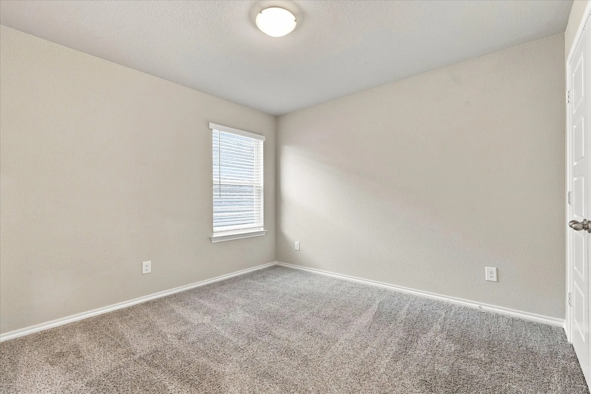 Single Family Residence For Rent in Ellis County , 355 Freestall Drive, Midlothian, Texas 76065, 4 Bedroom, 2 Bathroom, 2 Garage spaces, 1,940 Sqft, built in 2024, mls#21367420, Real Estate Agent in Midlothian, Homes For Rent in Ellis county, Homes For Rent in Midlothian, Realtor in Midlothian Texas, Real Estate Brokerage Independent Realty Texas, Luminita Cordes Realtor