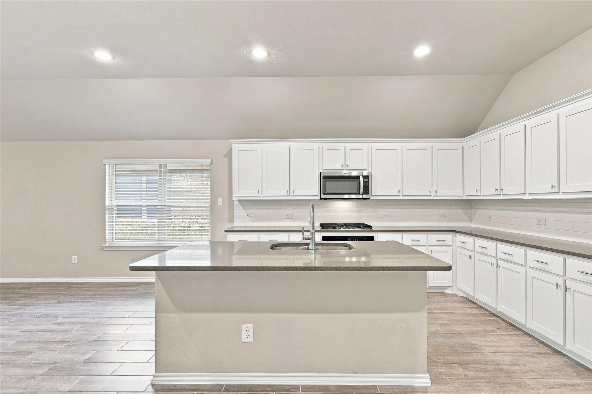 Single Family Residence For Rent in Ellis County , 355 Freestall Drive, Midlothian, Texas 76065, 4 Bedroom, 2 Bathroom, 2 Garage spaces, 1,940 Sqft, built in 2024, mls#21367420, Real Estate Agent in Midlothian, Homes For Rent in Ellis county, Homes For Rent in Midlothian, Realtor in Midlothian Texas, Real Estate Brokerage Independent Realty Texas, Luminita Cordes Realtor