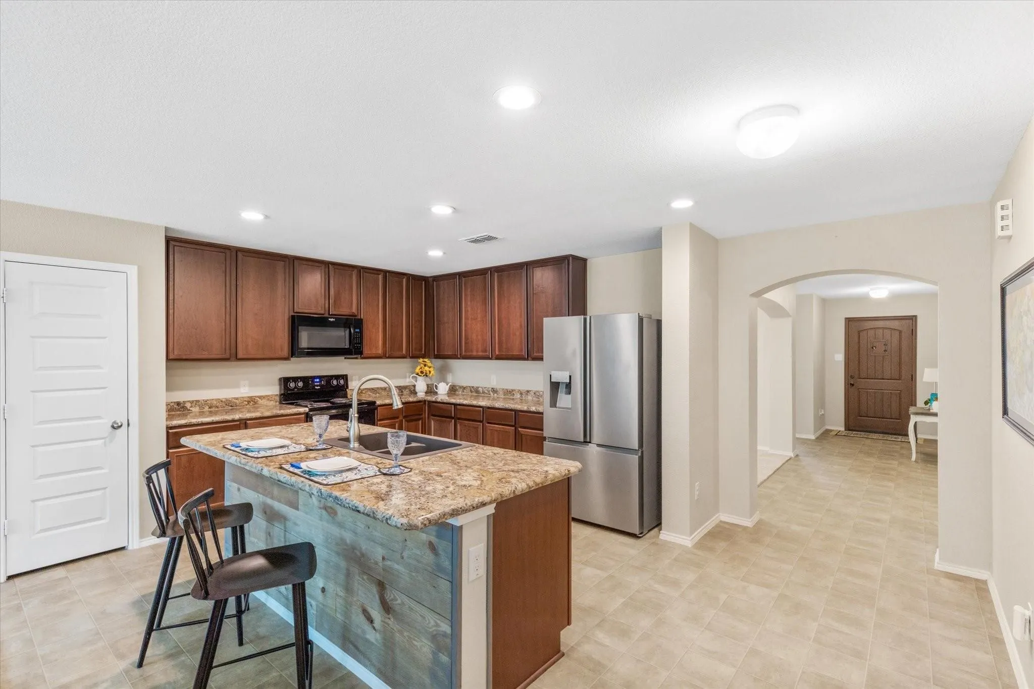 Single Family Residence For Rent in Tarrant County , 2929 Spotted Fawn Drive, Fort Worth, Texas 76108, 4 Bedroom, 3 Bathroom, 2 Garage spaces, 3,046 Sqft, built in 2019, mls#21367162, Real Estate Agent in Fort Worth, Homes For Rent in Tarrant county, Homes For Rent in Fort Worth, Realtor in Fort Worth Texas, Real Estate Brokerage Independent Realty Texas, Luminita Cordes Realtor