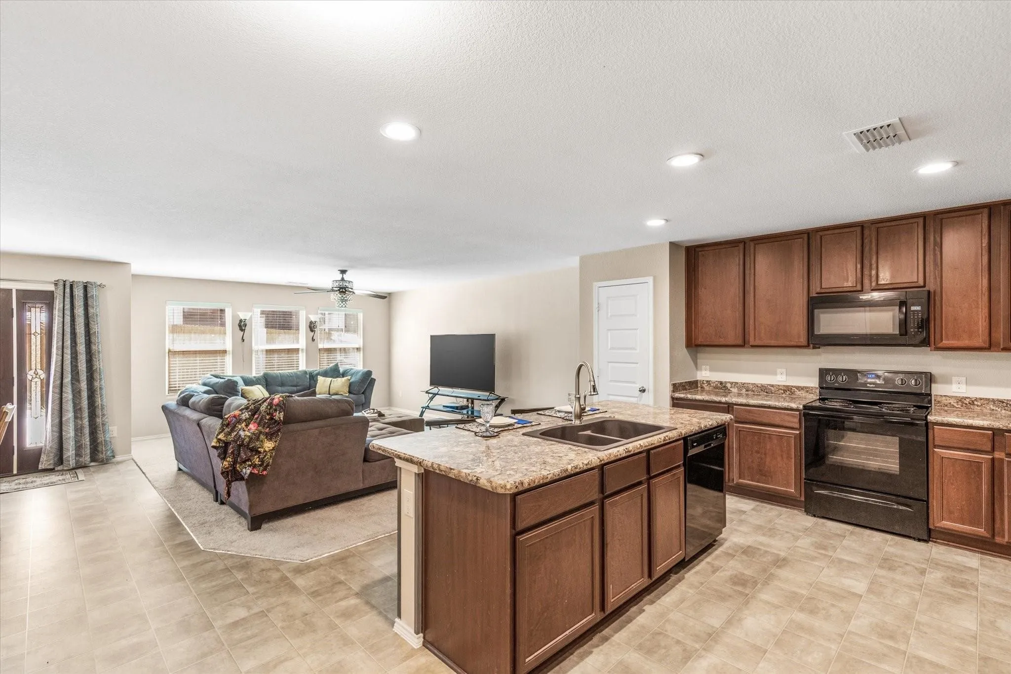 Single Family Residence For Rent in Tarrant County , 2929 Spotted Fawn Drive, Fort Worth, Texas 76108, 4 Bedroom, 3 Bathroom, 2 Garage spaces, 3,046 Sqft, built in 2019, mls#21367162, Real Estate Agent in Fort Worth, Homes For Rent in Tarrant county, Homes For Rent in Fort Worth, Realtor in Fort Worth Texas, Real Estate Brokerage Independent Realty Texas, Luminita Cordes Realtor