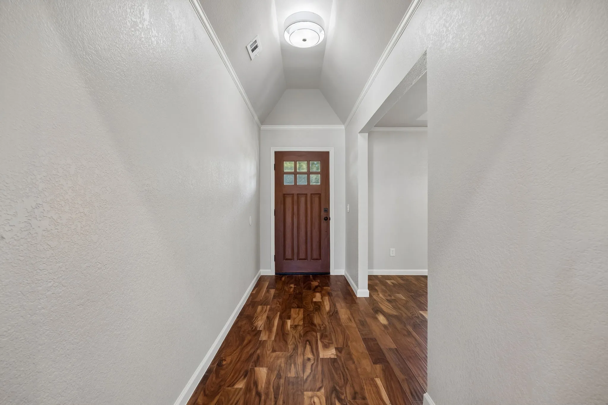 Single Family Residence For Sale in Denton County , 317 Pebble Knoll, Highland Village, Texas 75077, 4 Bedroom, 3 Bathroom, 2 Garage spaces, 2,459 Sqft, built in 1980, mls#21364111, Real Estate Agent in Highland Village, Homes For Sale in Denton county, Homes For Sale in Highland Village, Realtor in Highland Village Texas, Real Estate Brokerage Independent Realty Texas, Luminita Cordes Realtor