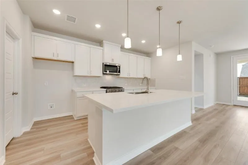 Single Family Residence For Rent in Denton County , 4112 Tarlton Road, Little Elm, Texas 75068, 3 Bedroom, 2 Bathroom, 2 Garage spaces, 2,028 Sqft, built in 2024, mls#21363022, Real Estate Agent in Little Elm, Homes For Rent in Denton county, Homes For Rent in Little Elm, Realtor in Little Elm Texas, Real Estate Brokerage Independent Realty Texas, Luminita Cordes Realtor
