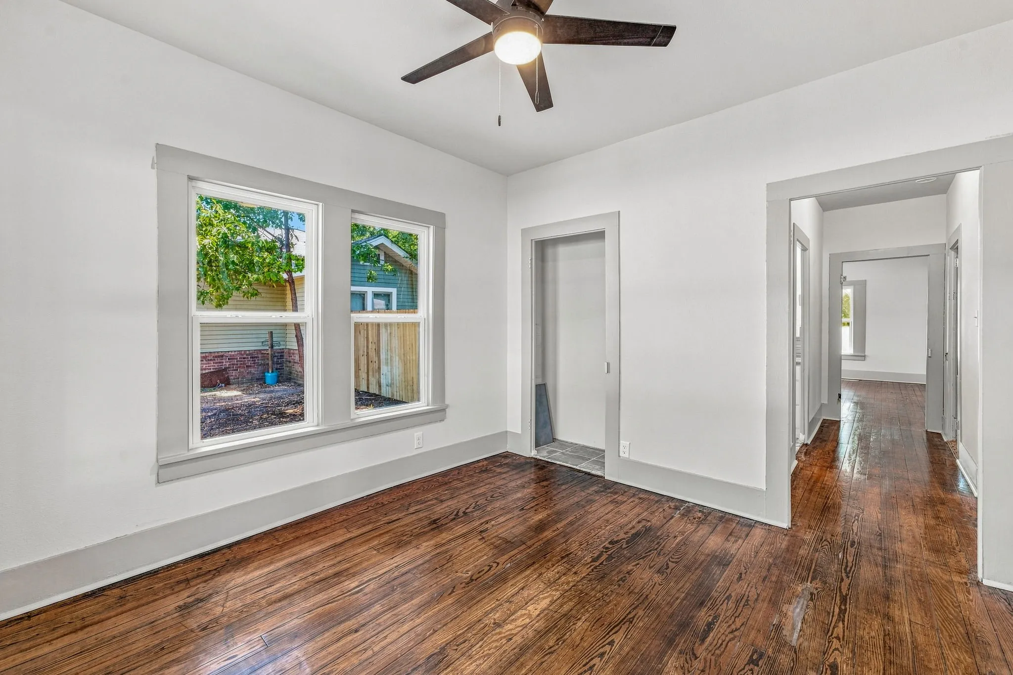 Single Family Residence For Sale in Young County , 910 3rd Street, Graham, Texas 76450, 2 Bedroom, 1 Bathroom, 1 Garage spaces, 1,104 Sqft, built in 1960, mls#21367400, Real Estate Agent in Graham, Homes For Sale in Young county, Homes For Sale in Graham, Realtor in Graham Texas, Real Estate Brokerage Independent Realty Texas, Luminita Cordes Realtor
