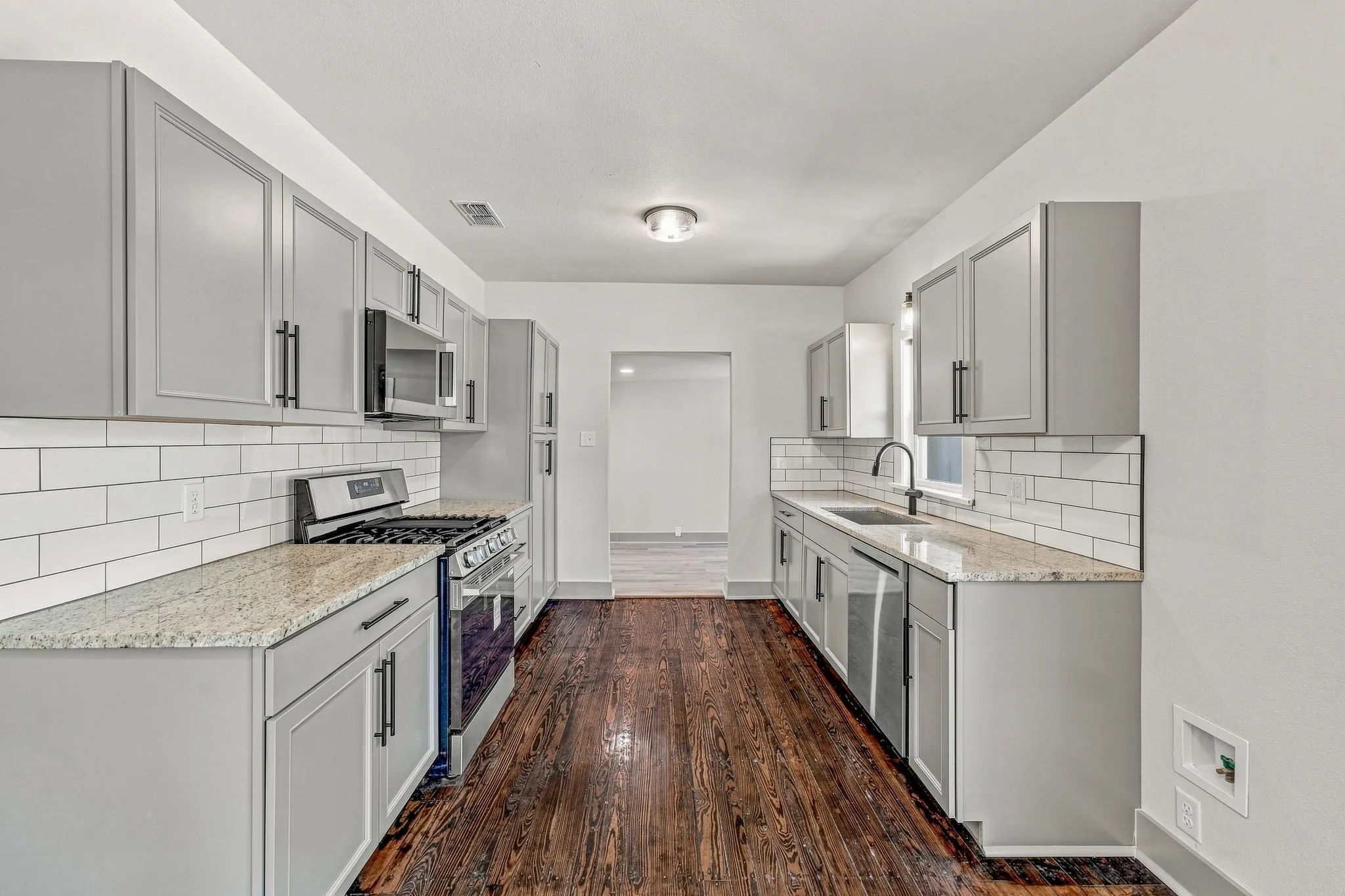 Single Family Residence For Sale in Young County , 910 3rd Street, Graham, Texas 76450, 2 Bedroom, 1 Bathroom, 1 Garage spaces, 1,104 Sqft, built in 1960, mls#21367400, Real Estate Agent in Graham, Homes For Sale in Young county, Homes For Sale in Graham, Realtor in Graham Texas, Real Estate Brokerage Independent Realty Texas, Luminita Cordes Realtor