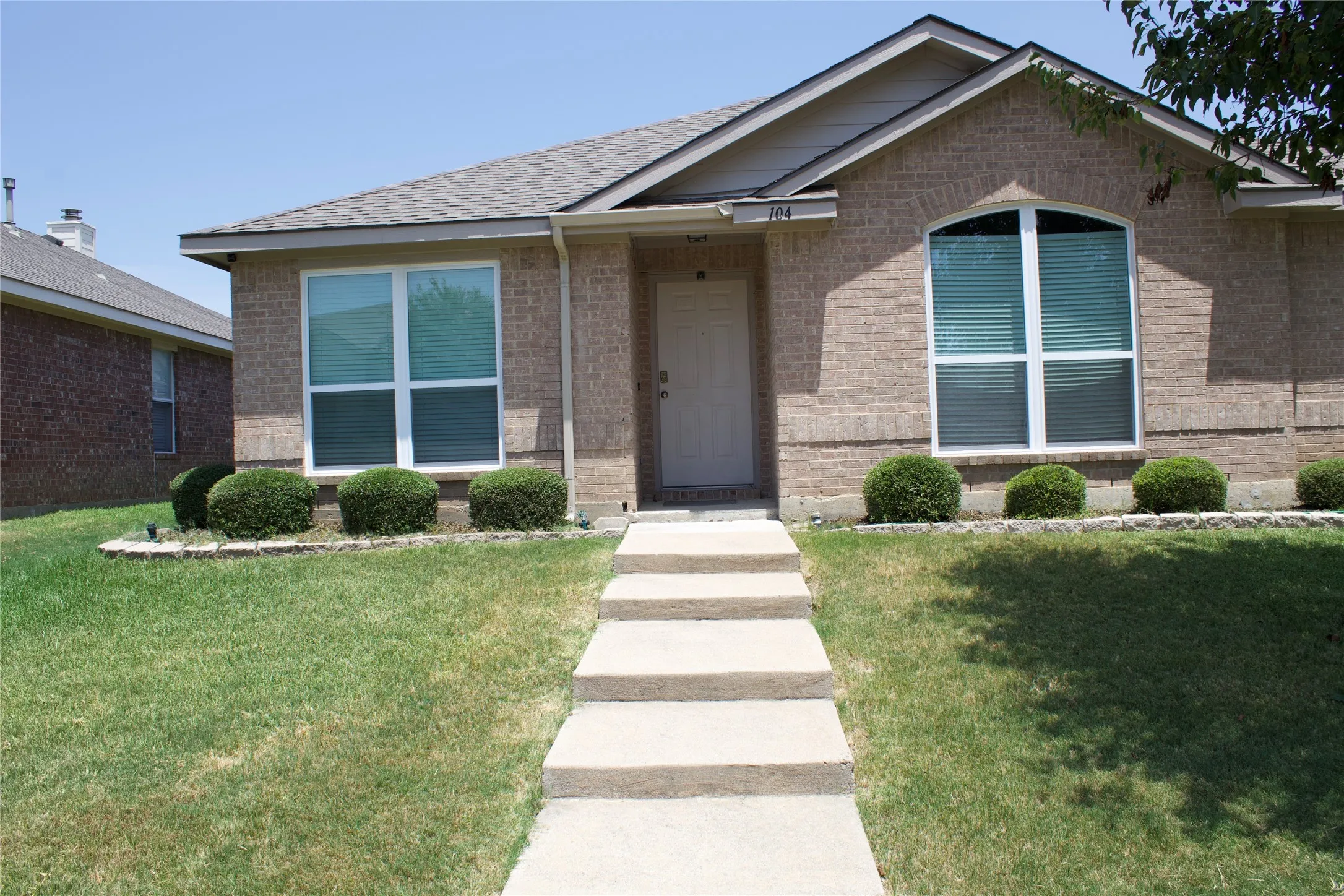 Single Family Residence For Rent in Collin County , 104 Cobblestone Drive, Wylie, Texas 75098, 3 Bedroom, 2 Bathroom, 2 Garage spaces, 1,742 Sqft, built in 2001, mls#21364619, Real Estate Agent in Wylie, Homes For Rent in Collin county, Homes For Rent in Wylie, Realtor in Wylie Texas, Real Estate Brokerage Independent Realty Texas, Luminita Cordes Realtor