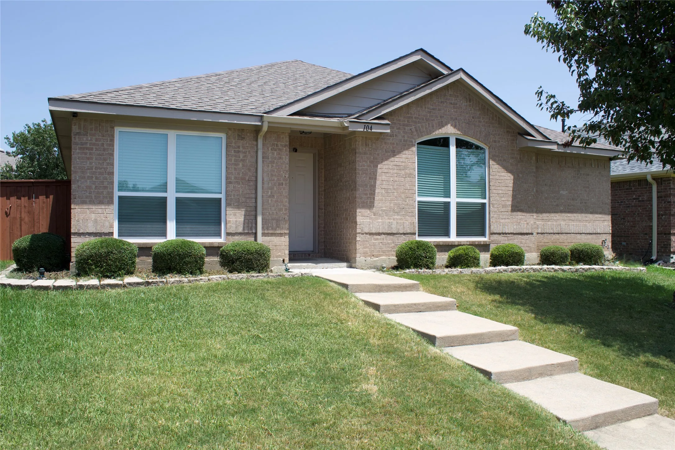 Single Family Residence For Rent in Collin County , 104 Cobblestone Drive, Wylie, Texas 75098, 3 Bedroom, 2 Bathroom, 2 Garage spaces, 1,742 Sqft, built in 2001, mls#21364619, Real Estate Agent in Wylie, Homes For Rent in Collin county, Homes For Rent in Wylie, Realtor in Wylie Texas, Real Estate Brokerage Independent Realty Texas, Luminita Cordes Realtor