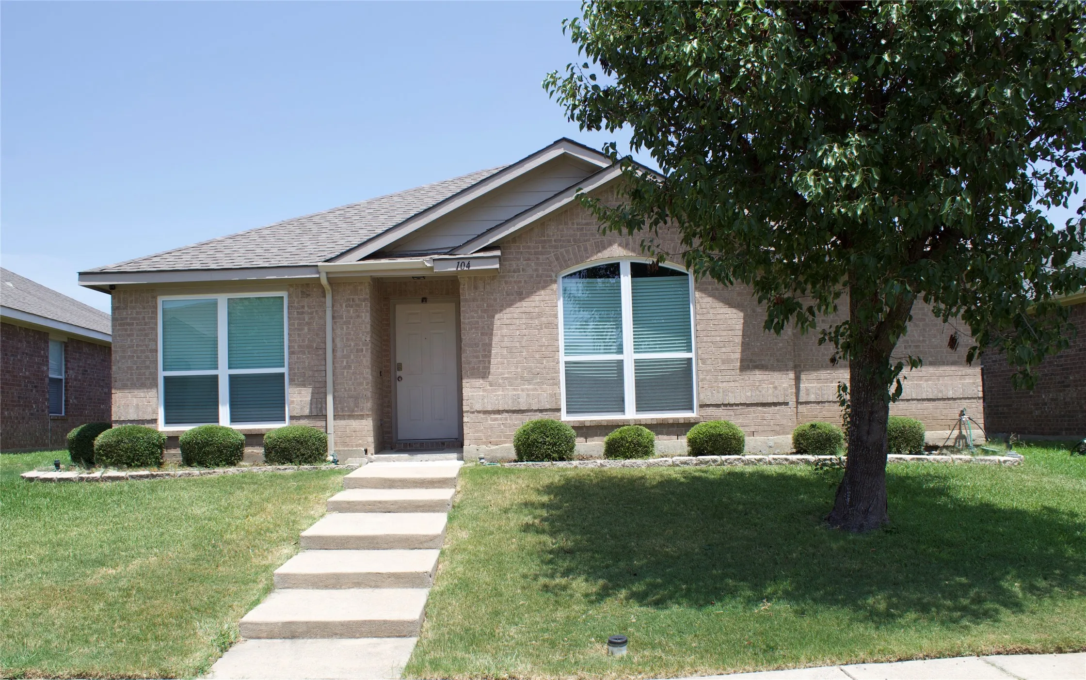 Single Family Residence For Rent in Collin County , 104 Cobblestone Drive, Wylie, Texas 75098, 3 Bedroom, 2 Bathroom, 2 Garage spaces, 1,742 Sqft, built in 2001, mls#21364619, Real Estate Agent in Wylie, Homes For Rent in Collin county, Homes For Rent in Wylie, Realtor in Wylie Texas, Real Estate Brokerage Independent Realty Texas, Luminita Cordes Realtor