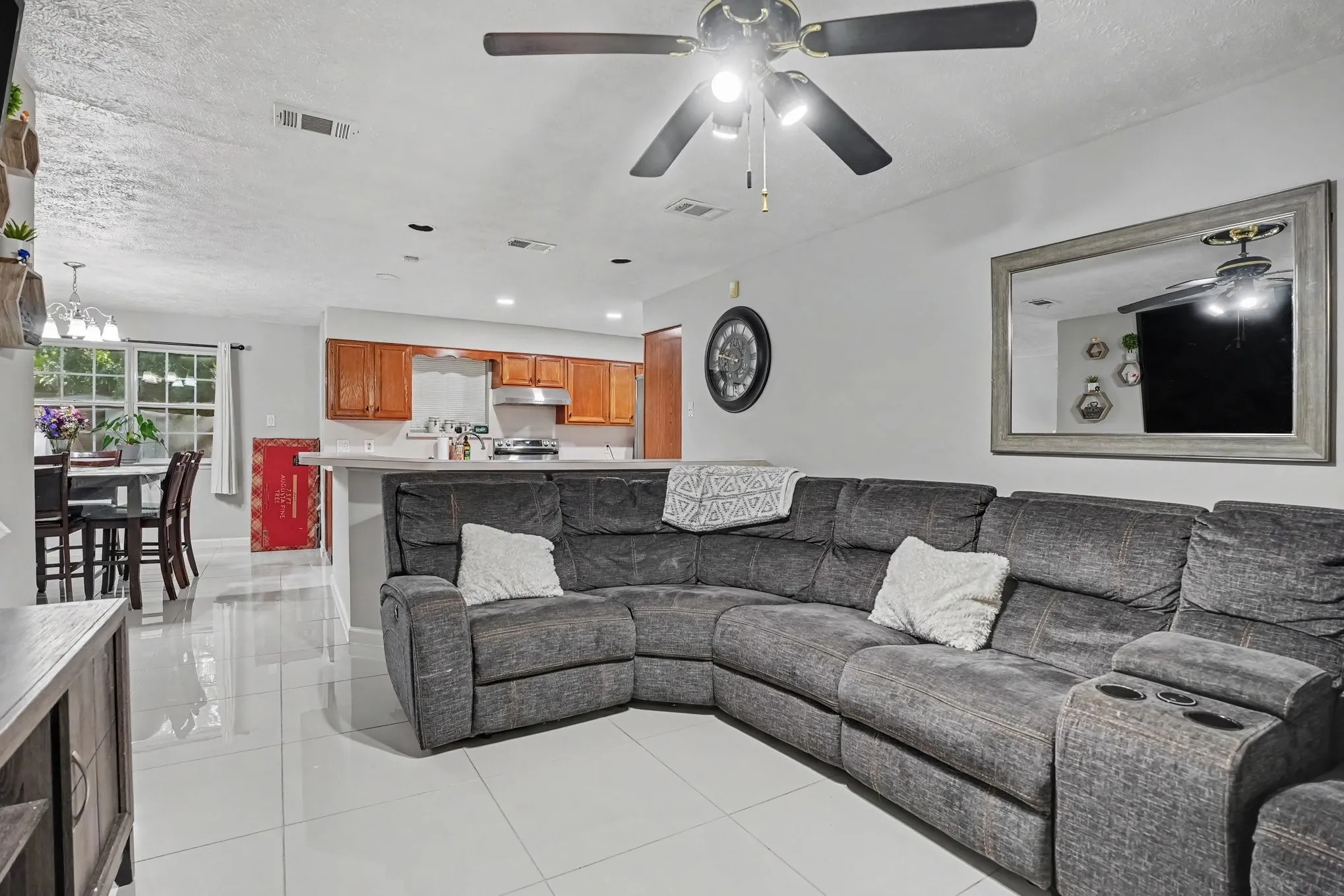 Single Family Residence For Sale in Dallas County , 618 Thrush Avenue, Duncanville, Texas 75116, 3 Bedroom, 2 Bathroom, 2 Garage spaces, 1,083 Sqft, built in 1963, mls#21367436, Real Estate Agent in Duncanville, Homes For Sale in Dallas county, Homes For Sale in Duncanville, Realtor in Duncanville Texas, Real Estate Brokerage Independent Realty Texas, Luminita Cordes Realtor