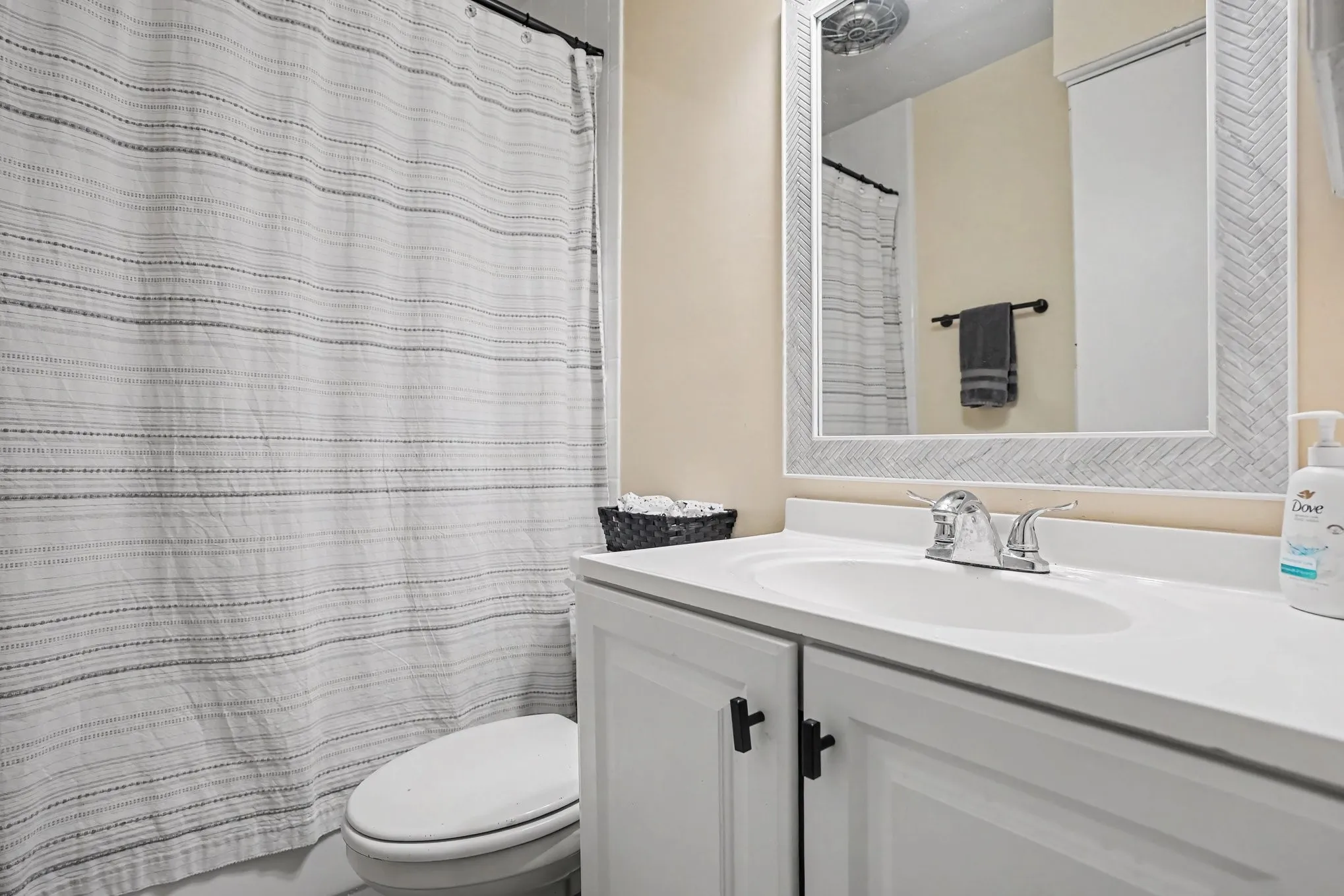 Single Family Residence For Sale in Dallas County , 618 Thrush Avenue, Duncanville, Texas 75116, 3 Bedroom, 2 Bathroom, 2 Garage spaces, 1,083 Sqft, built in 1963, mls#21367436, Real Estate Agent in Duncanville, Homes For Sale in Dallas county, Homes For Sale in Duncanville, Realtor in Duncanville Texas, Real Estate Brokerage Independent Realty Texas, Luminita Cordes Realtor