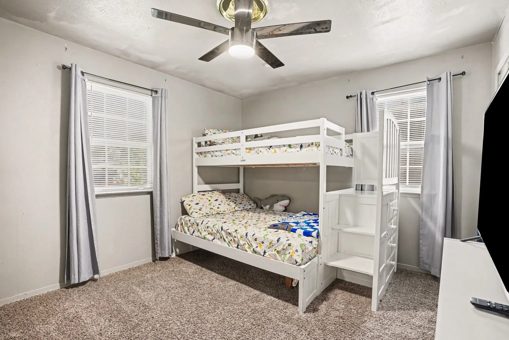 Single Family Residence For Sale in Dallas County , 618 Thrush Avenue, Duncanville, Texas 75116, 3 Bedroom, 2 Bathroom, 2 Garage spaces, 1,083 Sqft, built in 1963, mls#21367436, Real Estate Agent in Duncanville, Homes For Sale in Dallas county, Homes For Sale in Duncanville, Realtor in Duncanville Texas, Real Estate Brokerage Independent Realty Texas, Luminita Cordes Realtor