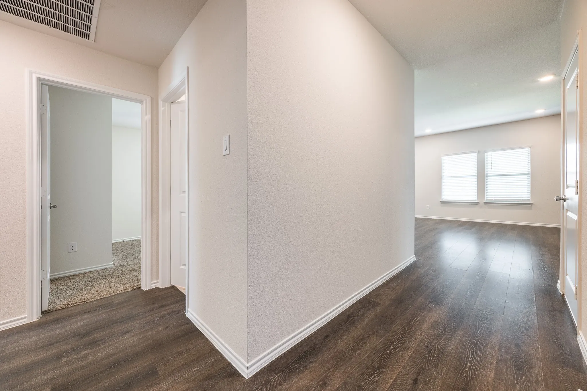 Single Family Residence For Sale in Kaufman County , 3002 Shetland Street, Forney, Texas 75126, 3 Bedroom, 2 Bathroom, 2 Garage spaces, 1,286 Sqft, built in 2020, mls#21367442, Real Estate Agent in Forney, Homes For Sale in Kaufman county, Homes For Sale in Forney, Realtor in Forney Texas, Real Estate Brokerage Independent Realty Texas, Luminita Cordes Realtor