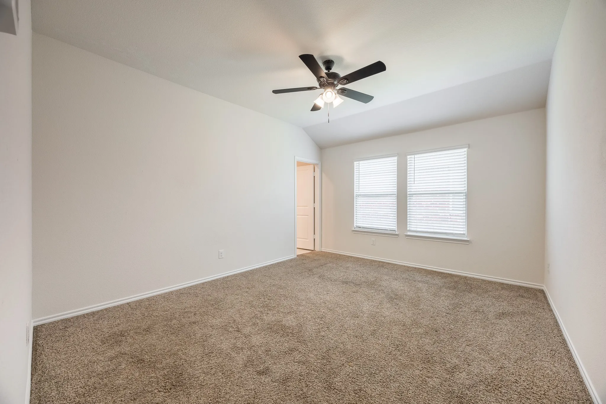 Single Family Residence For Sale in Kaufman County , 3002 Shetland Street, Forney, Texas 75126, 3 Bedroom, 2 Bathroom, 2 Garage spaces, 1,286 Sqft, built in 2020, mls#21367442, Real Estate Agent in Forney, Homes For Sale in Kaufman county, Homes For Sale in Forney, Realtor in Forney Texas, Real Estate Brokerage Independent Realty Texas, Luminita Cordes Realtor