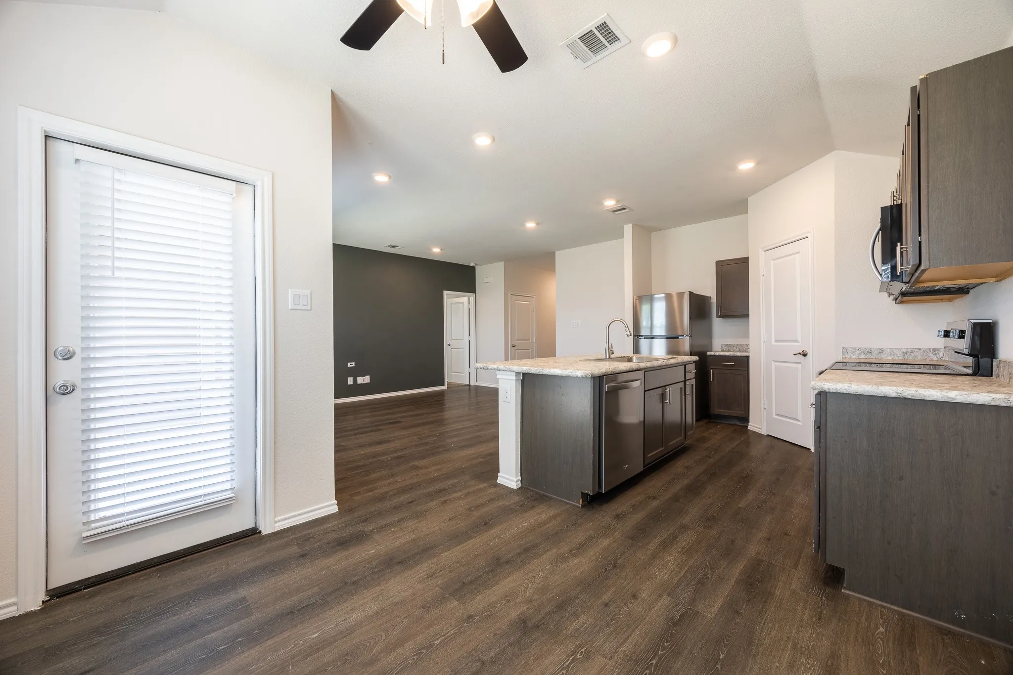 Single Family Residence For Sale in Kaufman County , 3002 Shetland Street, Forney, Texas 75126, 3 Bedroom, 2 Bathroom, 2 Garage spaces, 1,286 Sqft, built in 2020, mls#21367442, Real Estate Agent in Forney, Homes For Sale in Kaufman county, Homes For Sale in Forney, Realtor in Forney Texas, Real Estate Brokerage Independent Realty Texas, Luminita Cordes Realtor