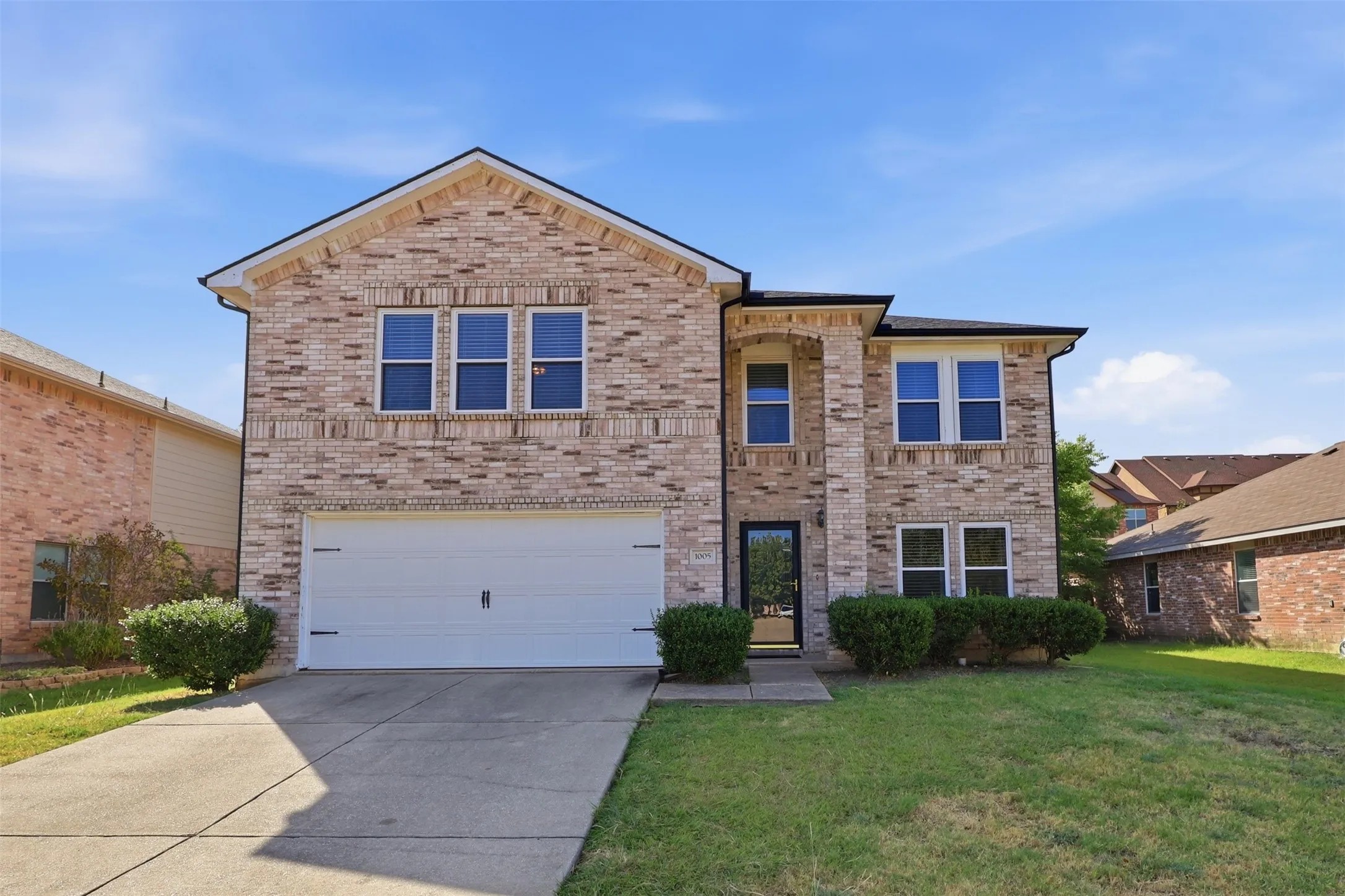 Single Family Residence For Sale in Collin County , 1005 Ann Drive, Wylie, Texas 75098, 5 Bedroom, 3 Bathroom, 2 Garage spaces, 3,443 Sqft, built in 2003, mls#21355896, Real Estate Agent in Wylie, Homes For Sale in Collin county, Homes For Sale in Wylie, Realtor in Wylie Texas, Real Estate Brokerage Independent Realty Texas, Luminita Cordes Realtor