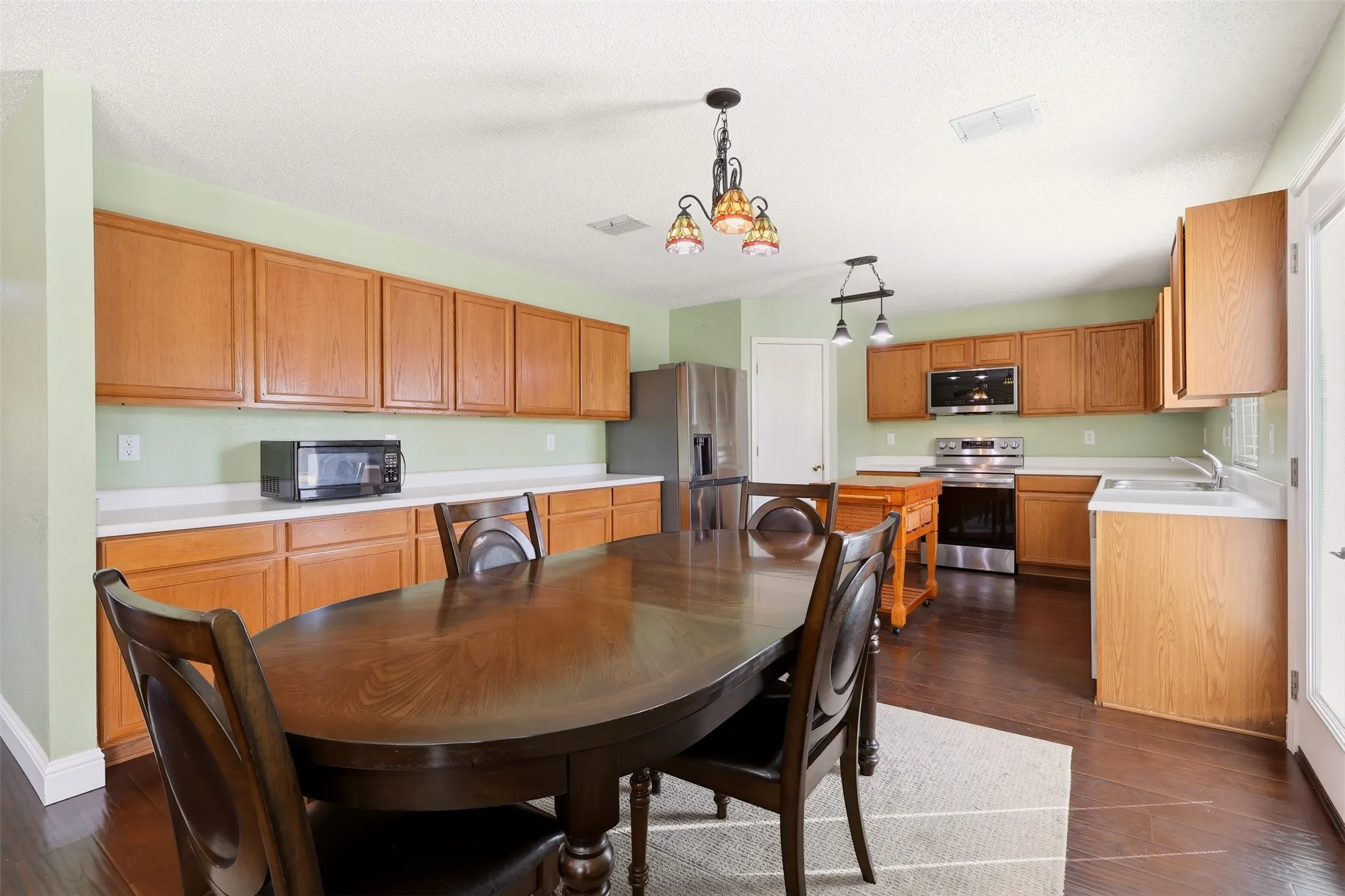 Single Family Residence For Sale in Collin County , 1005 Ann Drive, Wylie, Texas 75098, 5 Bedroom, 3 Bathroom, 2 Garage spaces, 3,443 Sqft, built in 2003, mls#21355896, Real Estate Agent in Wylie, Homes For Sale in Collin county, Homes For Sale in Wylie, Realtor in Wylie Texas, Real Estate Brokerage Independent Realty Texas, Luminita Cordes Realtor