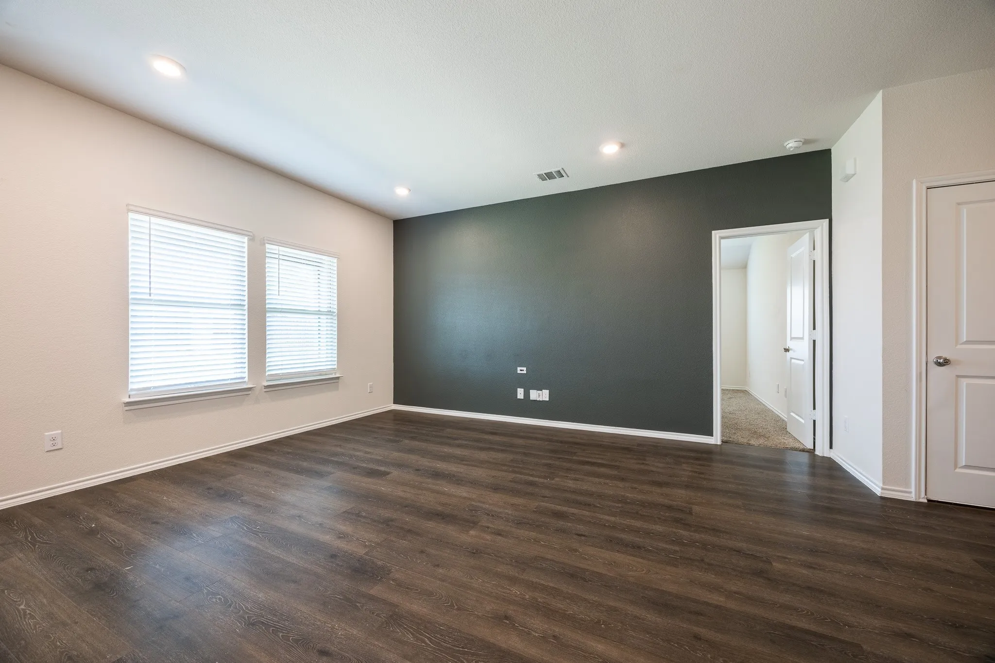 Single Family Residence For Rent in Kaufman County , 3002 Shetland Street, Forney, Texas 75126, 3 Bedroom, 2 Bathroom, 2 Garage spaces, 1,286 Sqft, built in 2020, Price $1,995, mls#21367446, Real Estate Agent in Forney, Homes For Rent in Kaufman county, Homes For Rent in Forney, Realtor in Forney Texas, Real Estate Brokerage Independent Realty Texas, Luminita Cordes Realtor
