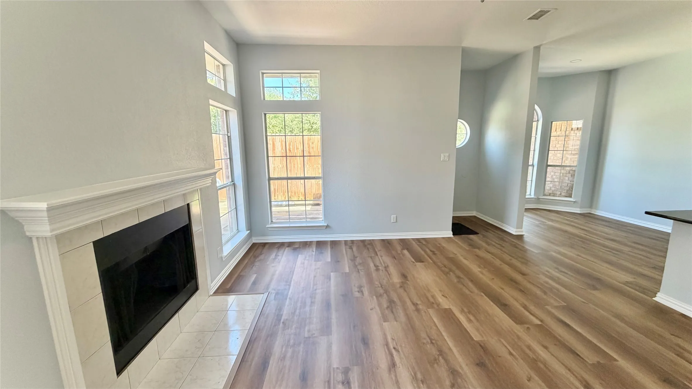 Single Family Residence For Sale in Johnson County , 405 Odell Street, Cleburne, Texas 76033, 3 Bedroom, 2 Bathroom, Garage spaces, 1,765 Sqft, built in 1997, mls#21363537, Real Estate Agent in Cleburne, Homes For Sale in Johnson county, Homes For Sale in Cleburne, Realtor in Cleburne Texas, Real Estate Brokerage Independent Realty Texas, Luminita Cordes Realtor