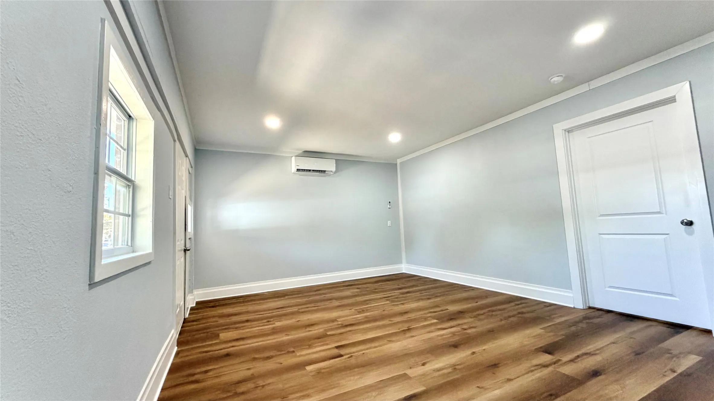 Single Family Residence For Sale in Johnson County , 405 Odell Street, Cleburne, Texas 76033, 3 Bedroom, 2 Bathroom, Garage spaces, 1,765 Sqft, built in 1997, mls#21363537, Real Estate Agent in Cleburne, Homes For Sale in Johnson county, Homes For Sale in Cleburne, Realtor in Cleburne Texas, Real Estate Brokerage Independent Realty Texas, Luminita Cordes Realtor