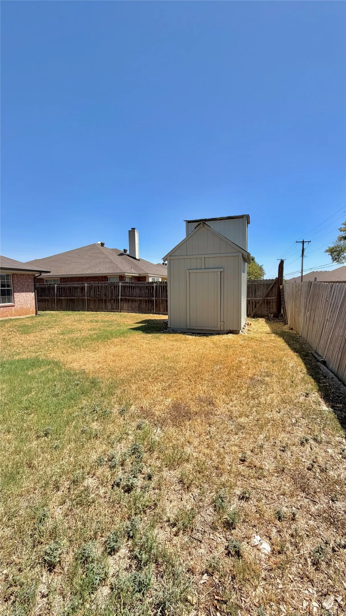 Single Family Residence For Sale in Johnson County , 405 Odell Street, Cleburne, Texas 76033, 3 Bedroom, 2 Bathroom, Garage spaces, 1,765 Sqft, built in 1997, mls#21363537, Real Estate Agent in Cleburne, Homes For Sale in Johnson county, Homes For Sale in Cleburne, Realtor in Cleburne Texas, Real Estate Brokerage Independent Realty Texas, Luminita Cordes Realtor