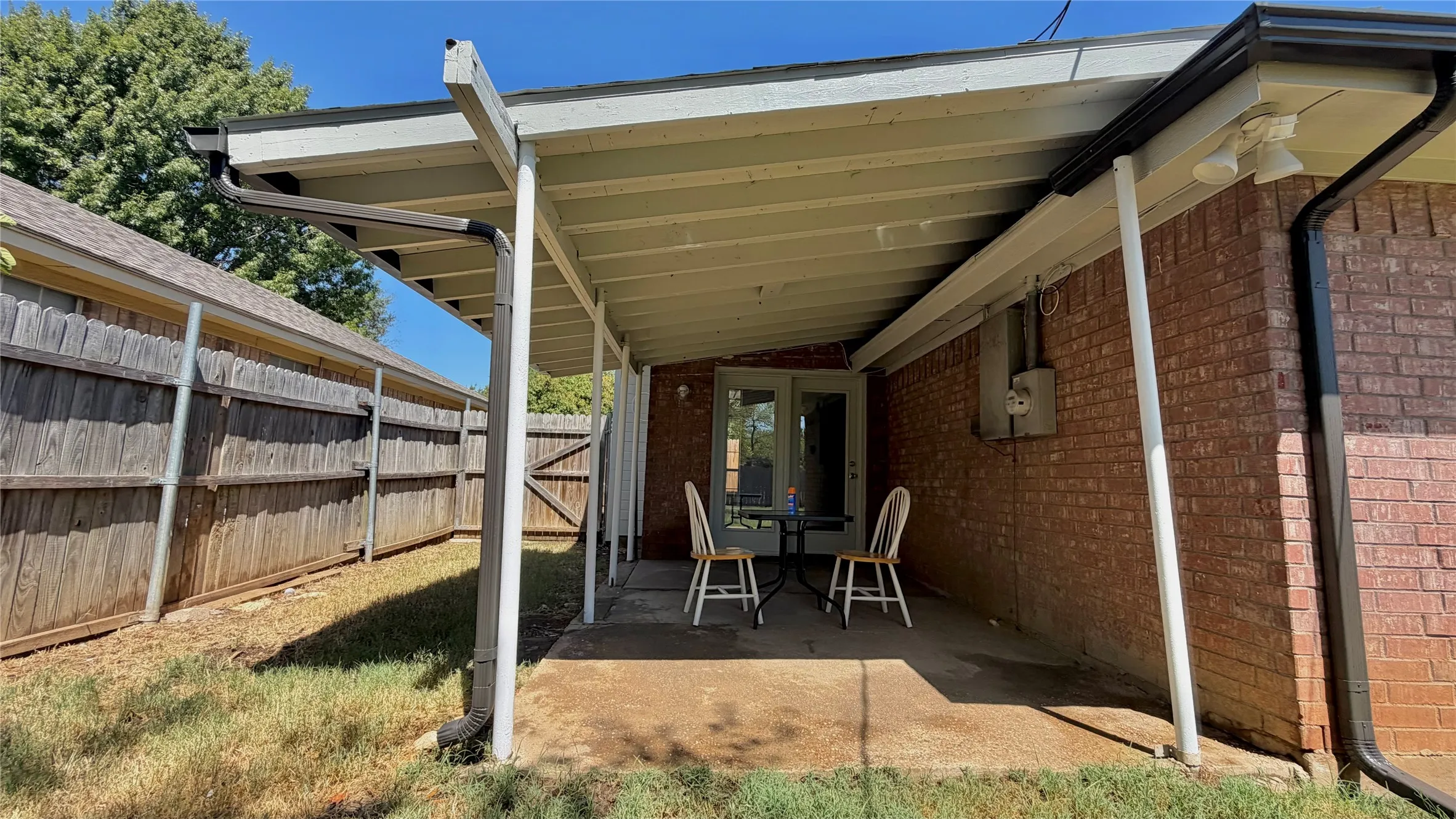 Single Family Residence For Sale in Johnson County , 405 Odell Street, Cleburne, Texas 76033, 3 Bedroom, 2 Bathroom, Garage spaces, 1,765 Sqft, built in 1997, mls#21363537, Real Estate Agent in Cleburne, Homes For Sale in Johnson county, Homes For Sale in Cleburne, Realtor in Cleburne Texas, Real Estate Brokerage Independent Realty Texas, Luminita Cordes Realtor