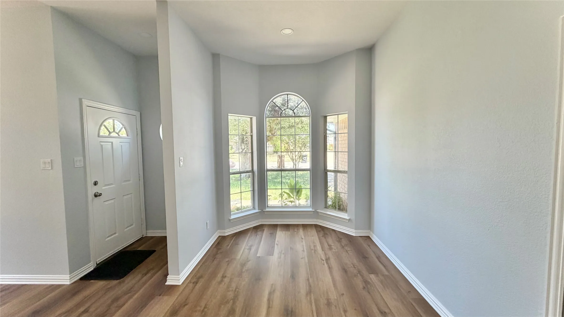 Single Family Residence For Sale in Johnson County , 405 Odell Street, Cleburne, Texas 76033, 3 Bedroom, 2 Bathroom, Garage spaces, 1,765 Sqft, built in 1997, mls#21363537, Real Estate Agent in Cleburne, Homes For Sale in Johnson county, Homes For Sale in Cleburne, Realtor in Cleburne Texas, Real Estate Brokerage Independent Realty Texas, Luminita Cordes Realtor