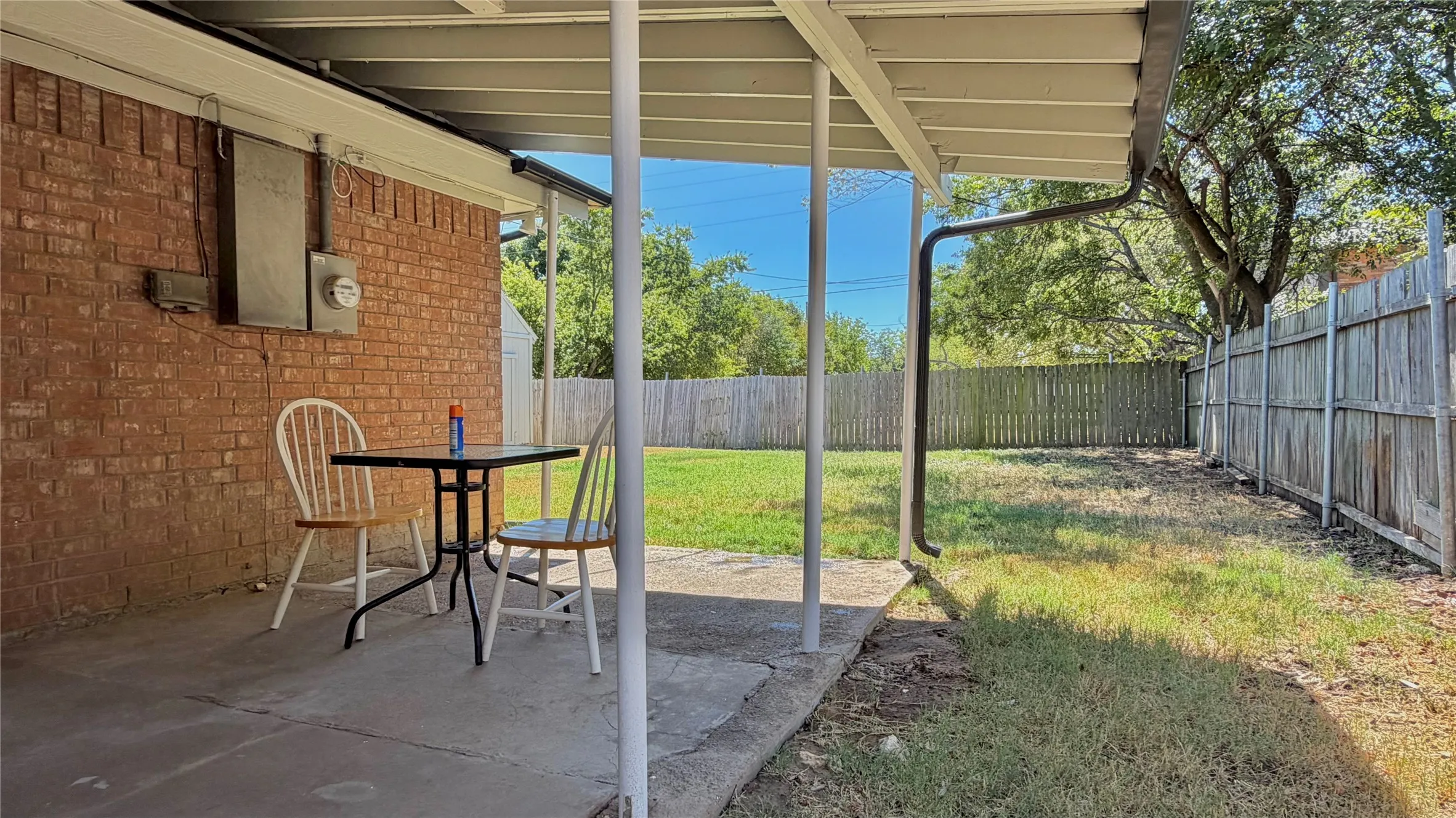 Single Family Residence For Sale in Johnson County , 405 Odell Street, Cleburne, Texas 76033, 3 Bedroom, 2 Bathroom, Garage spaces, 1,765 Sqft, built in 1997, mls#21363537, Real Estate Agent in Cleburne, Homes For Sale in Johnson county, Homes For Sale in Cleburne, Realtor in Cleburne Texas, Real Estate Brokerage Independent Realty Texas, Luminita Cordes Realtor