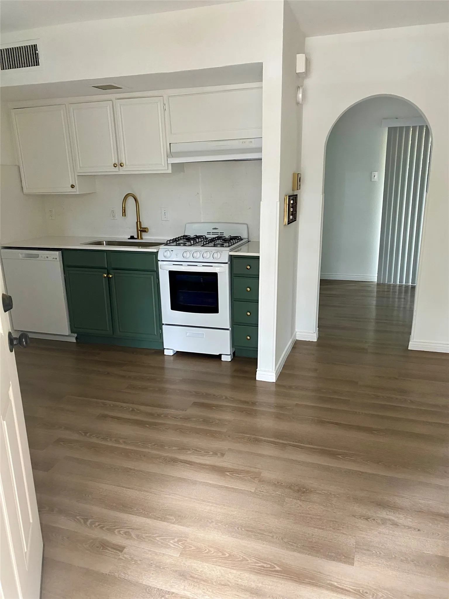 Condominium For Rent in Dallas County , 15922 Stillwood Street 1074, Dallas, Texas 75248, 0, 1 Bathroom, Garage spaces, 386 Sqft, built in 1968, Price $1,000, mls#21367453, Real Estate Agent in Dallas, Homes For Rent in Dallas county, Homes For Rent in Dallas, Realtor in Dallas Texas, Real Estate Brokerage Independent Realty Texas, Luminita Cordes Realtor
