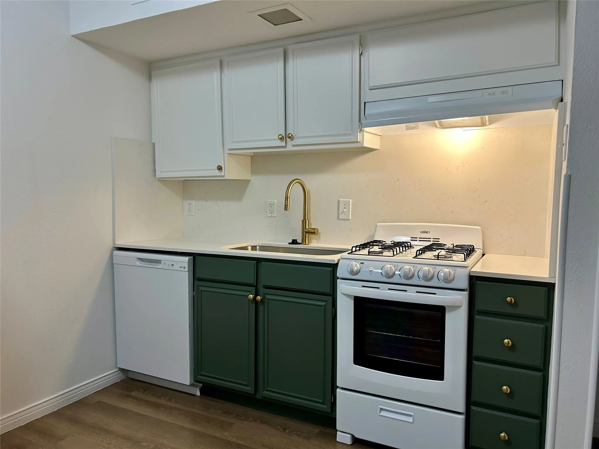 Condominium For Rent in Dallas County , 15922 Stillwood Street 1074, Dallas, Texas 75248, 0, 1 Bathroom, Garage spaces, 386 Sqft, built in 1968, Price $1,000, mls#21367453, Real Estate Agent in Dallas, Homes For Rent in Dallas county, Homes For Rent in Dallas, Realtor in Dallas Texas, Real Estate Brokerage Independent Realty Texas, Luminita Cordes Realtor